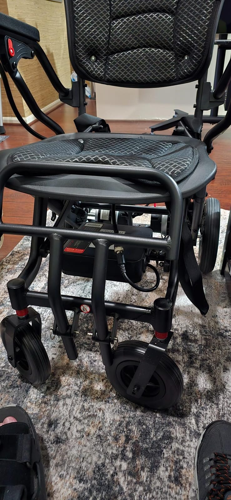 440 lb Capacity 22 inch Wide Seat Electric Wheelchair, 30+Miles 700W Motor All Terrain Wheelchairs, Heavy Duty Wheelchair, Dual Battery (12AH+12AH), with Dust Cover and Backpack customer photo 1