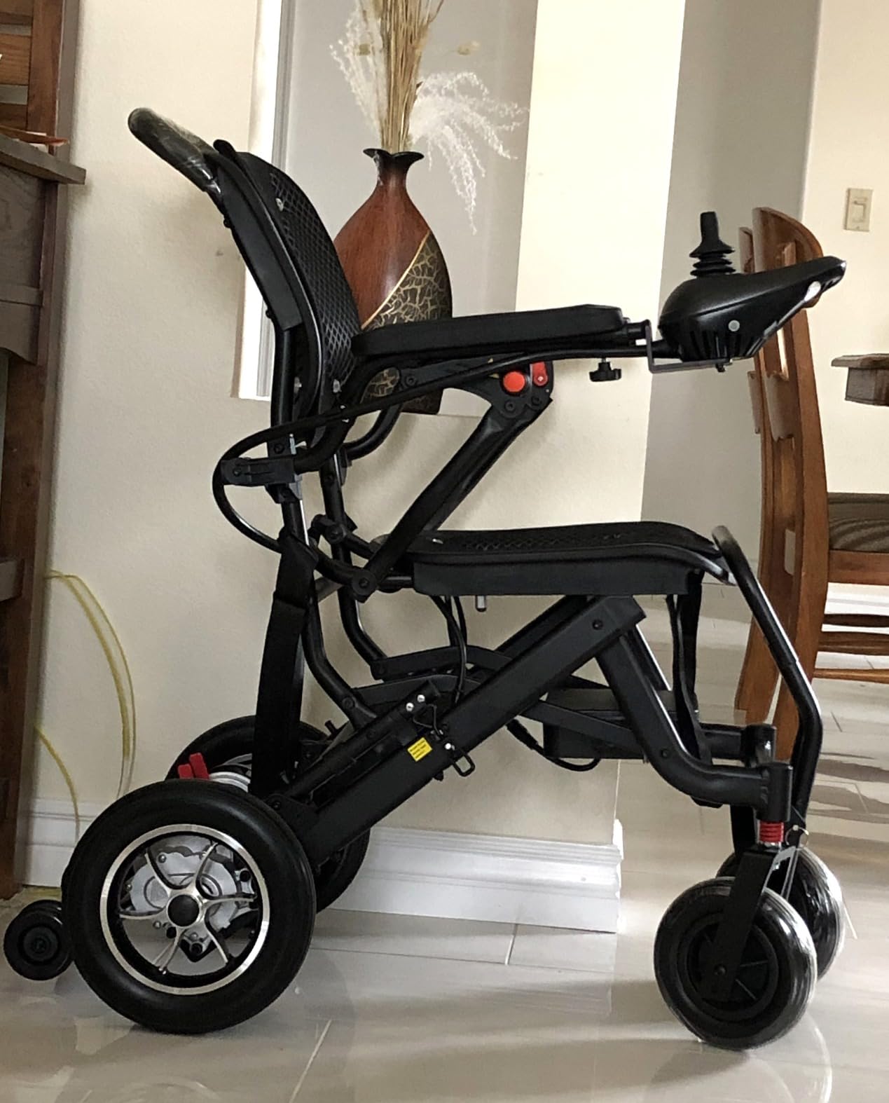 440 lb Capacity 22 inch Wide Seat Electric Wheelchair, 30+Miles 700W Motor All Terrain Wheelchairs, Heavy Duty Wheelchair, Dual Battery (12AH+12AH), with Dust Cover and Backpack customer photo 2