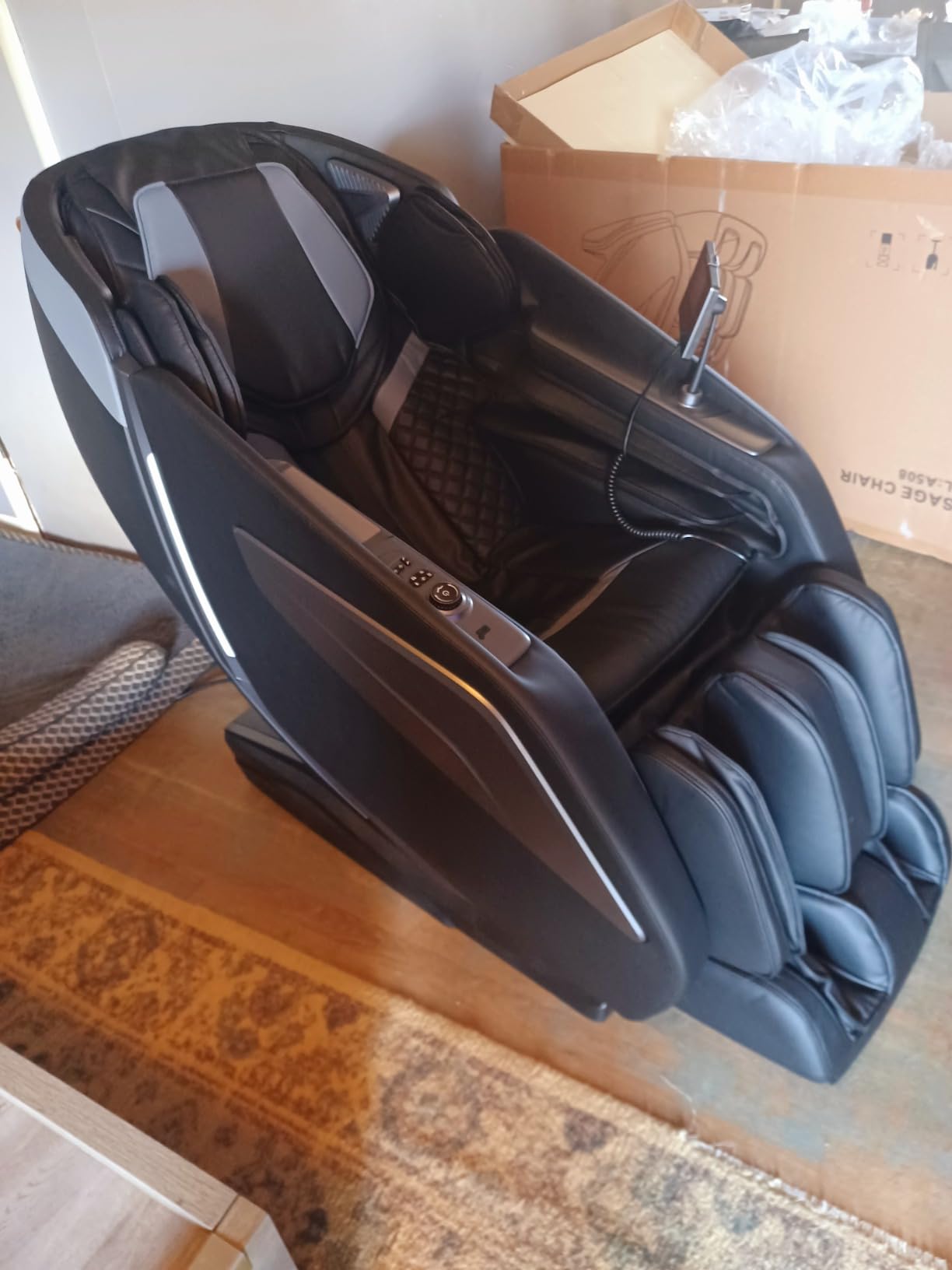 Massage Chair Full Body Zero Gravity, 3D SL-Track Shiatsu Massage with Unique Rocking Sleep Mode, Upgraded Calf & Knee Massage (+11cm) for Tall People, Wireless Charging & Touch Screen customer photo 2