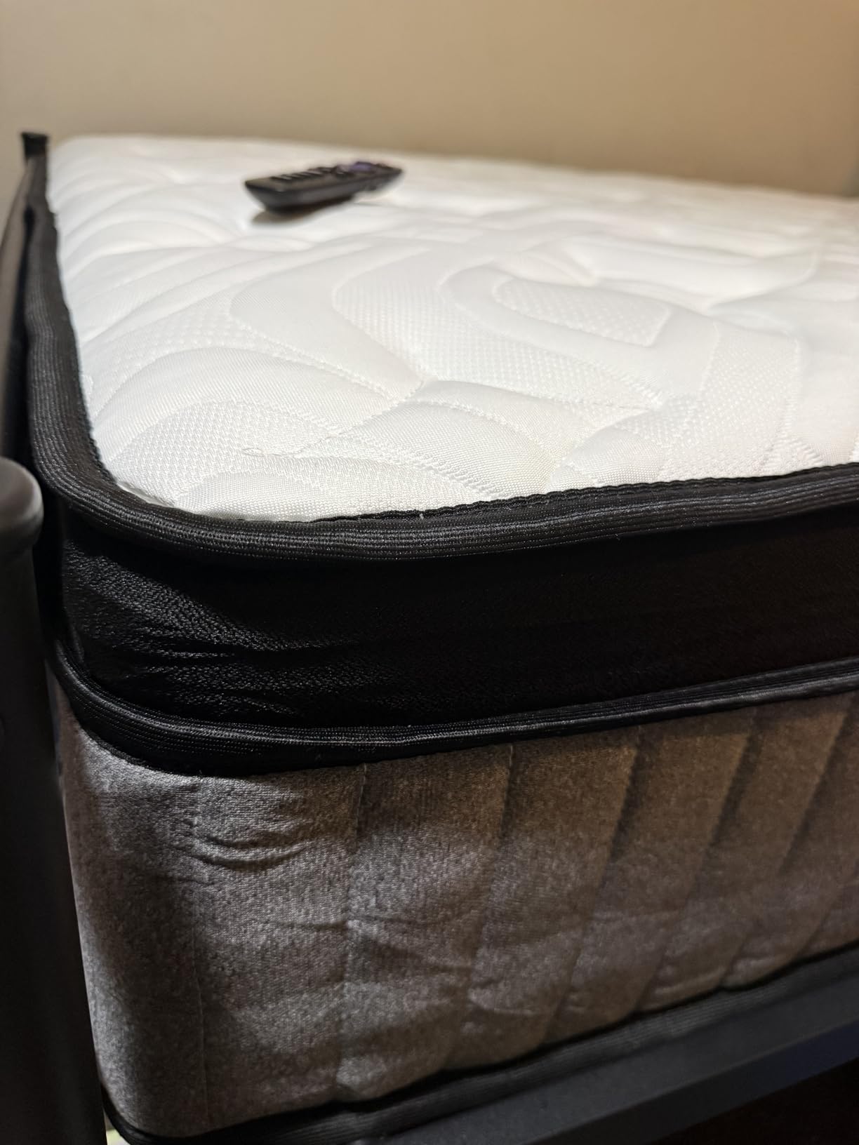 BedStory Medium Firm Queen Mattress 14 Inch, Deep Sleep Hybrid Mattresses 7-Zone Pain Relief - Extra Firm Bed in a Box - Fiberglass Free, CertiPUR-US Certified customer photo 2