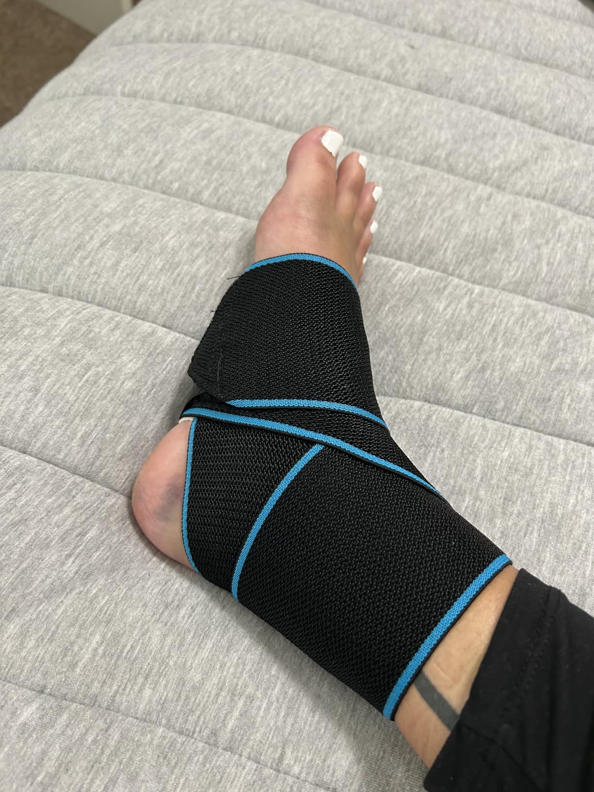 KTSAY Ankle Brace for Sprained Ankle, Ankle Support for Women & Men, Adjustable Compression Wrap for Achilles Tendonitis & Plantar Fasciitis Relief customer photo 1
