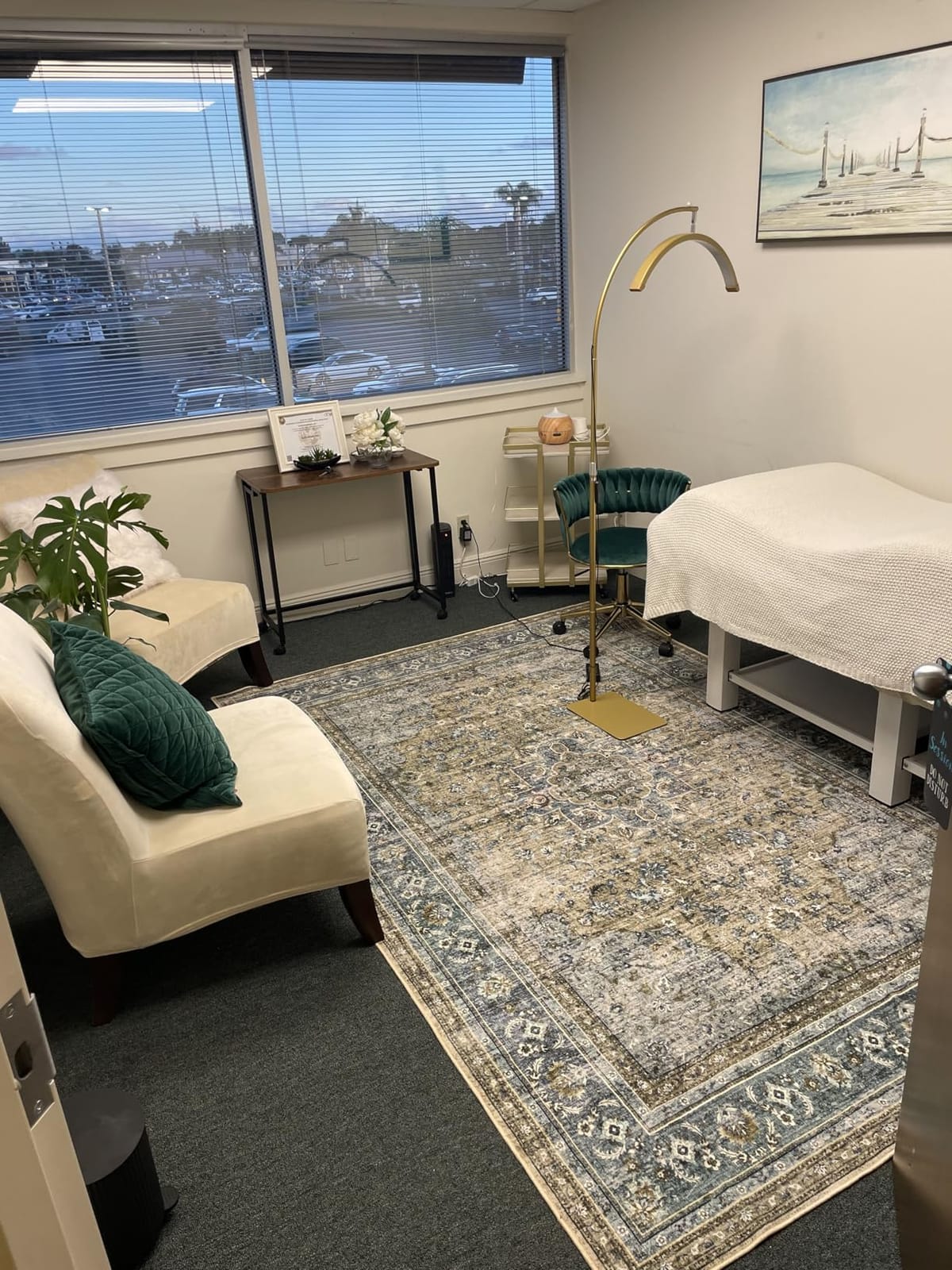 30.5'' Wide × 75'' Long Folding Stationary Massage Table with Backrest and Storage Space for Treatment Table Physical Therapy Table Spa Facial Bed, 6 Square legs, Metal Frame PU Leather - Brown customer photo 2