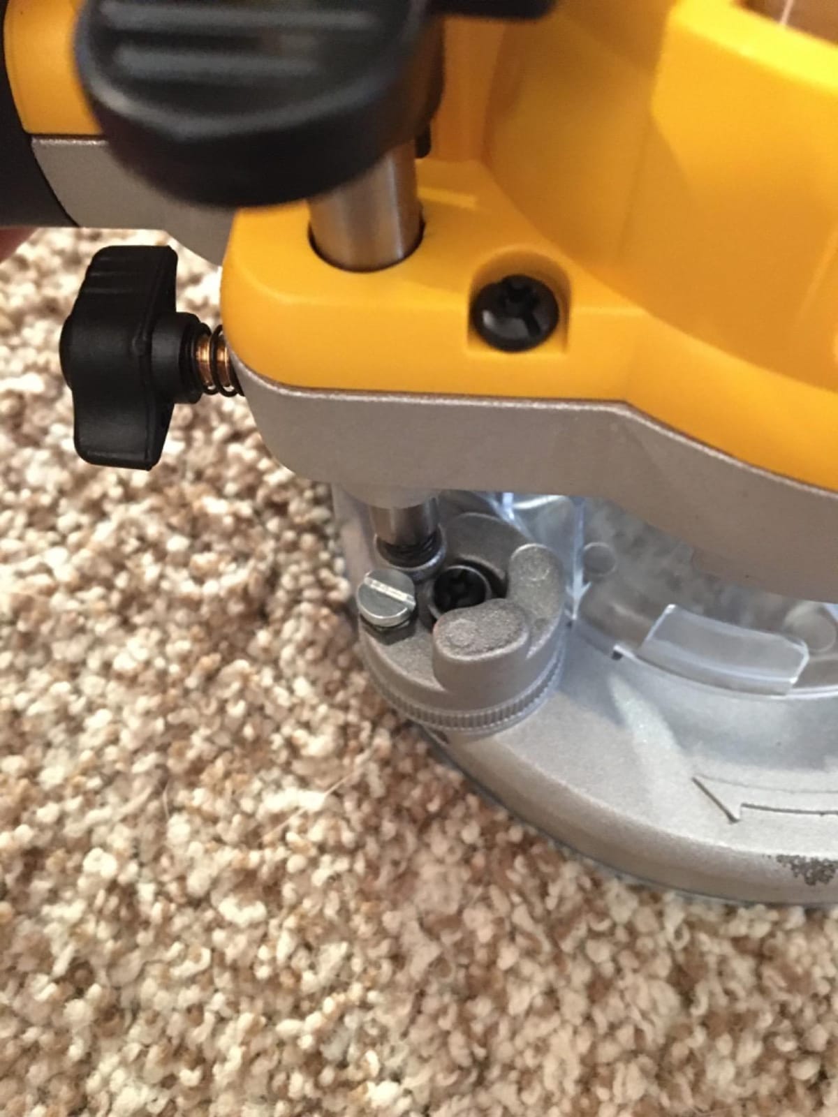 DEWALT 11 Amp Corded 1-3/4 Horsepower Fixed Base/Plunge Router Combo Kit DW616PK customer photo 2
