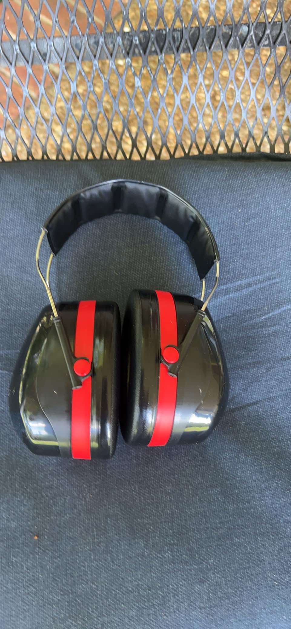 3M PELTOR Hearing Protection Optime 105 Earmuffs, E-A-Rfit Compatible, Assembly, Sanding, Grinding customer photo 1