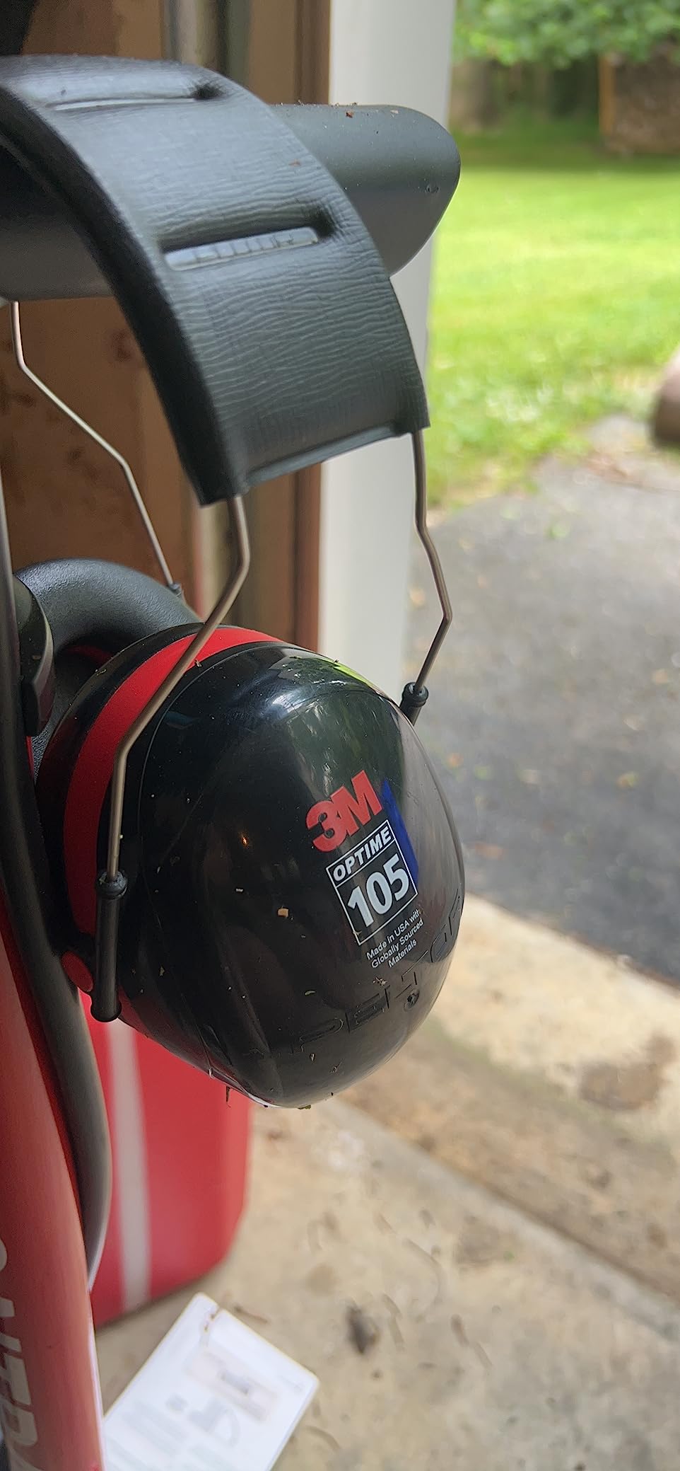 3M PELTOR Hearing Protection Optime 105 Earmuffs, E-A-Rfit Compatible, Assembly, Sanding, Grinding customer photo 2