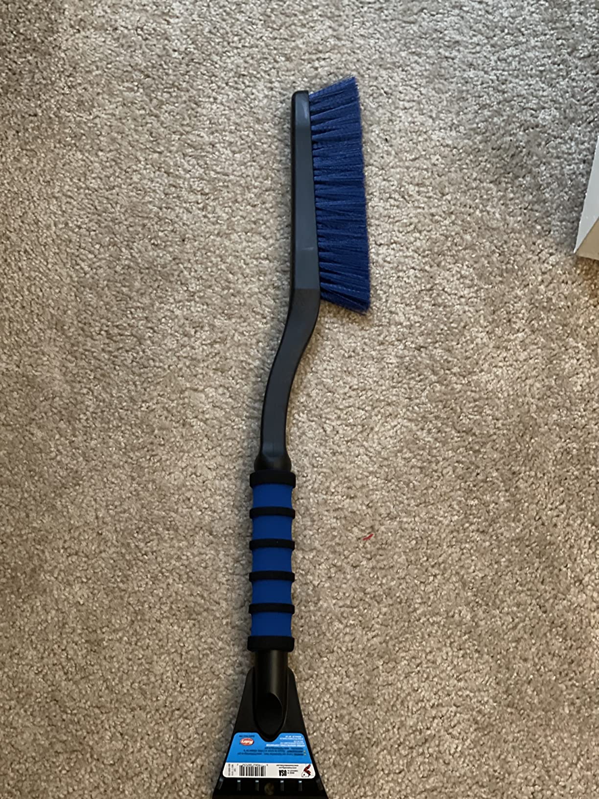 Mallory 532 26 Inch Snow Brush with Ice Scraper for Cars, Trucks, SUVs, RVs, and More (Colors May Vary) customer photo 2