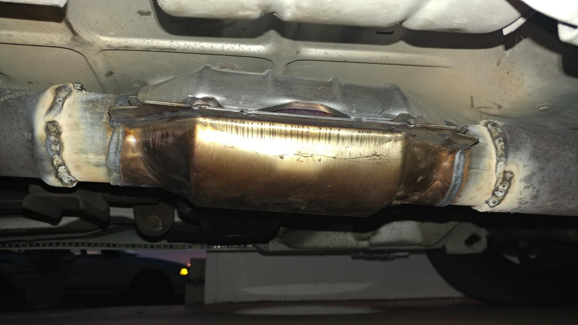 Walker Standard EPA 15038 Universal Catalytic Converter 2.5