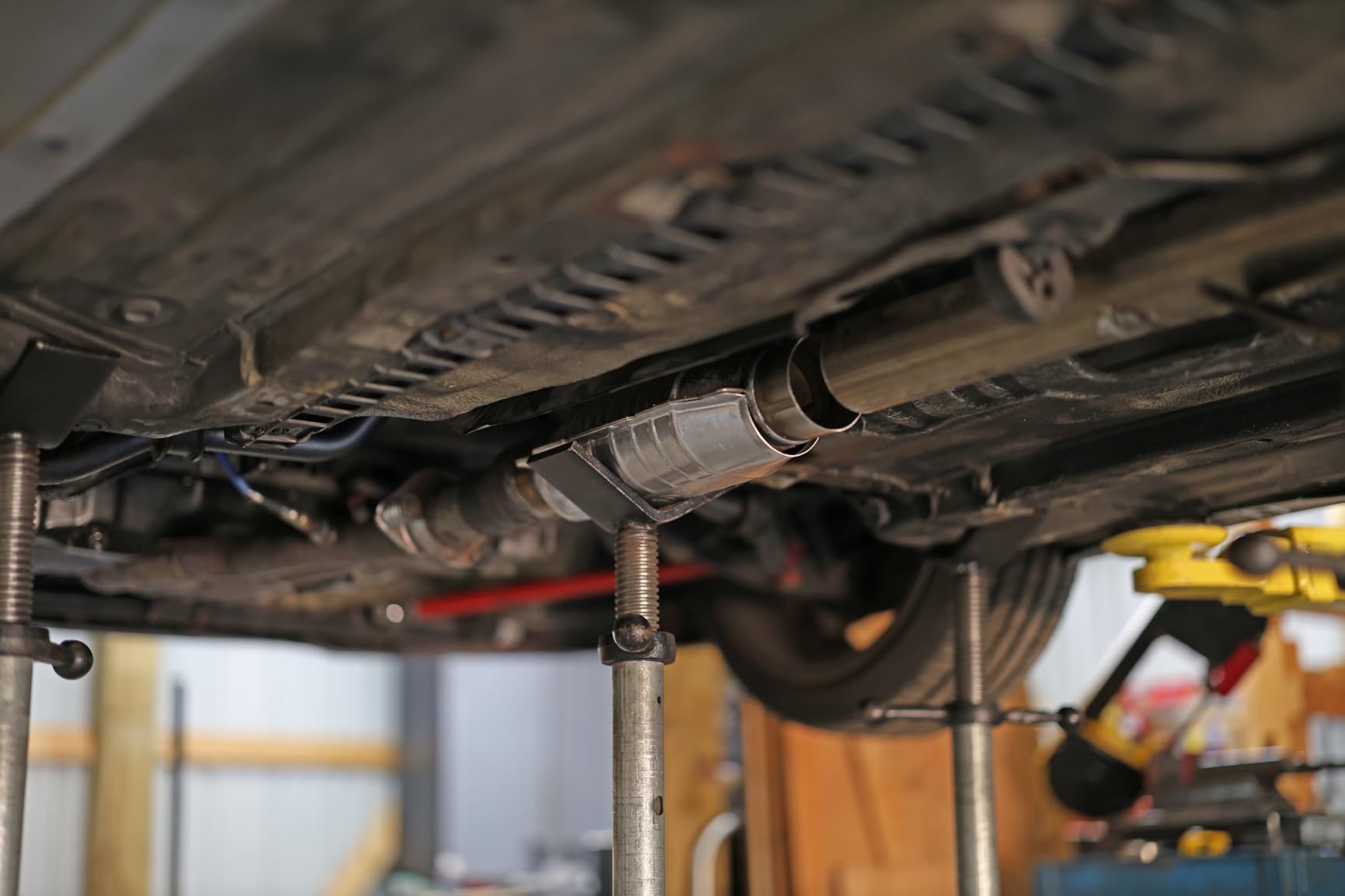 MagnaFlow Universal Catalytic Converter 94009 (Federal/EPA Compliant) customer photo 1