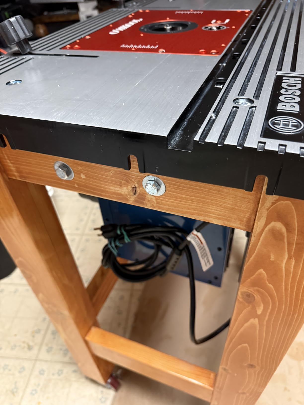 BOSCH Router Table RA1181, Benchtop Router Table, Woodworking Tools customer photo 1