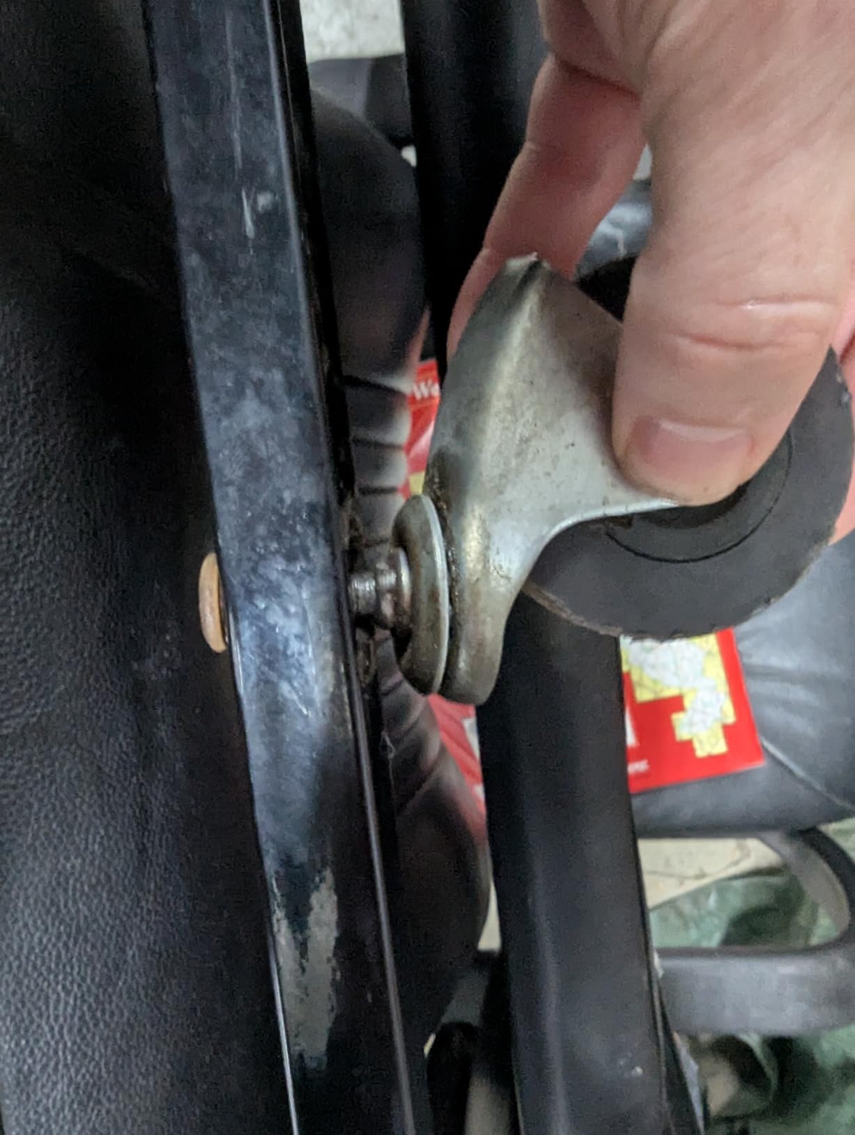 Performance Tool W85005 40 in. 6-Caster Rolling Shop Creeper | Automotive mechanics creeper with adjustable headrest. Heavy duty steel frame. Padded deck. 350 Lb capacity customer photo 1