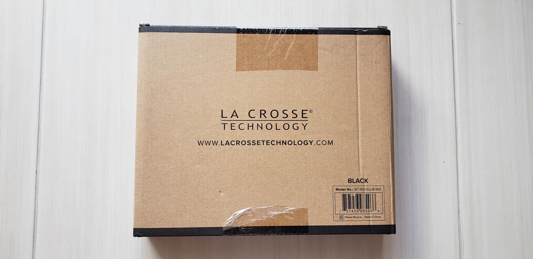 La Crosse Technology Atomic Wall/Table Clock, 7.2-inch H x 8.95-inch W x 1.2-inch D (WT-8005U-B) customer photo 1