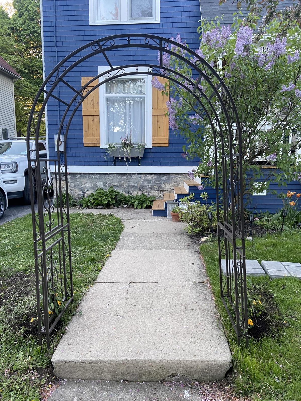 Plow & Hearth Arch Metal Outdoor Garden Arbor | Montebello | 7 Feet Tall | Steel Iron Trellis Lattice for Climbing Plants & Heavy Vines | Wedding Outdoor Patio Décor customer photo 2