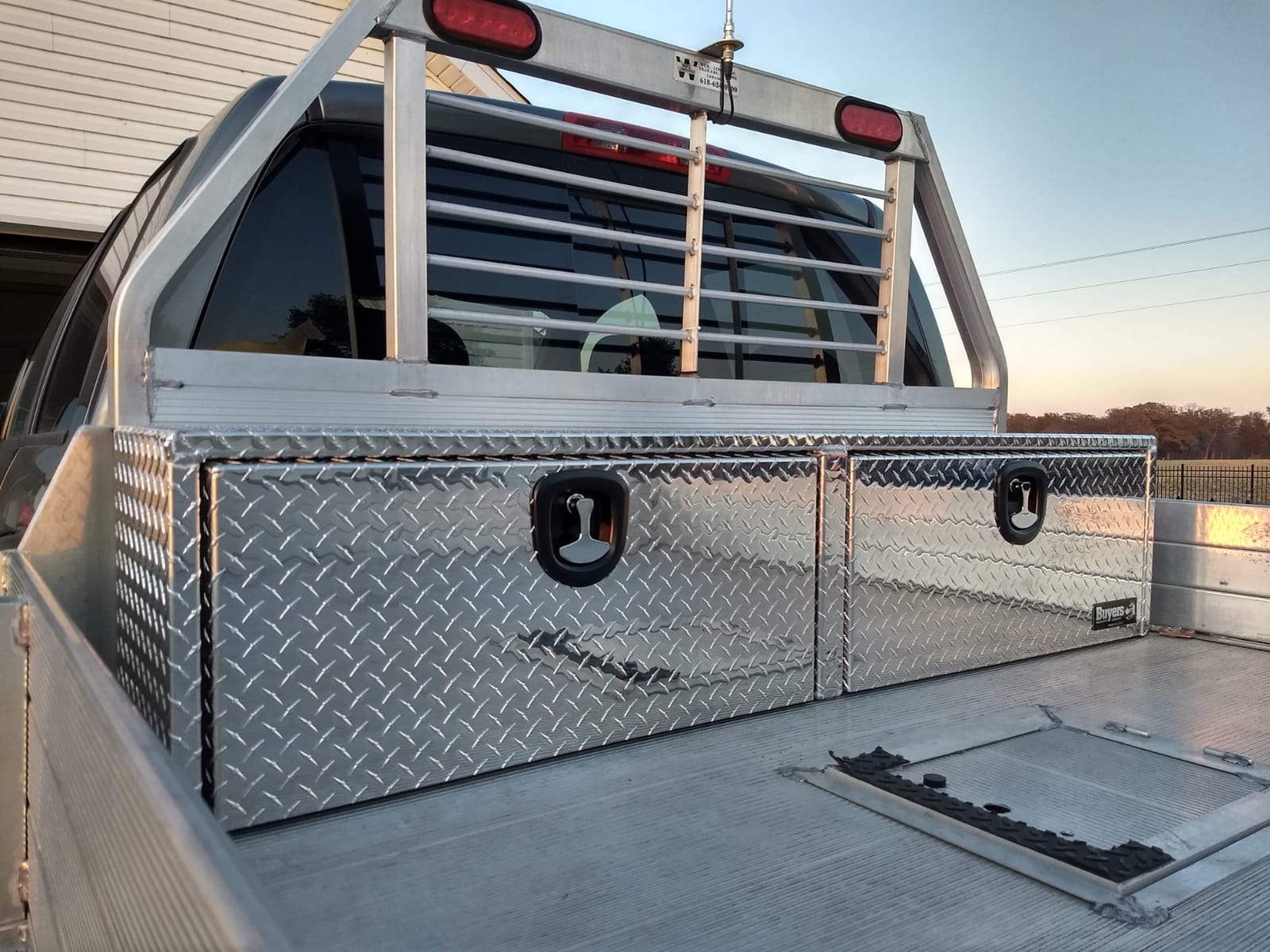 Buyers Products 1701551 Silver Aluminum Diamond Tread Topsider Truck Tool Box, 72x13x16 Inch, Made in USA, Professional Grade, Heavy Duty, Corrosion Resistant, Dual Drop Doors, Compression Latch customer photo 1