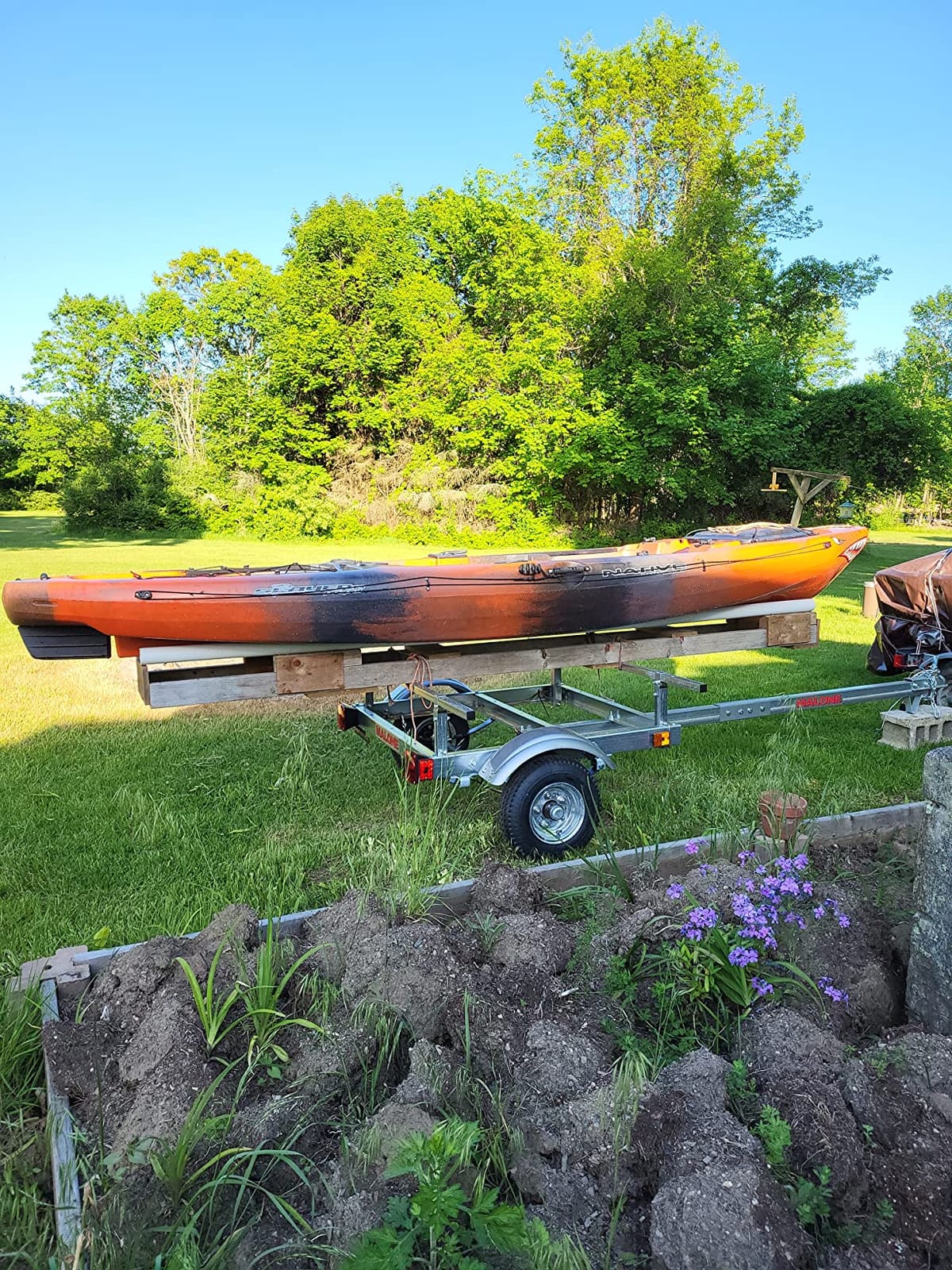 Malone MPG585 EcoLight Kayak Trailer | 14' / 400 lbs Capacity | Fully Submersible | Marine Grade Galvanized Steel Construction | 14' / 400 lbs Capacity, Fully Submersible, Marine Grade Galvanized Steel Construction customer photo 2