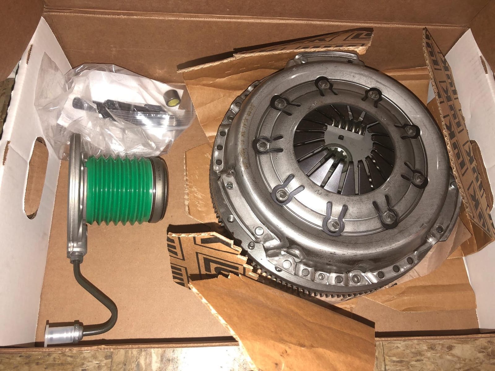 Schaeffler LuK 07-202, Clutch Kit, RepSet Rigid Flywheel, Compatible with Ford Mustang 05-10 customer photo 1