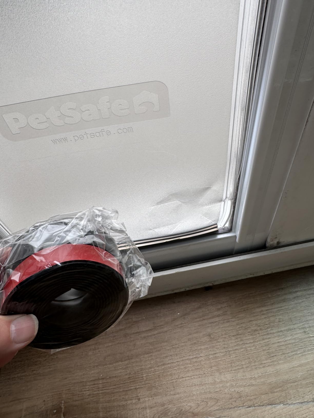PetSafe Sliding Glass Pet Door, 1 Piece, Large Dogs to 100 lbs, White customer photo 1