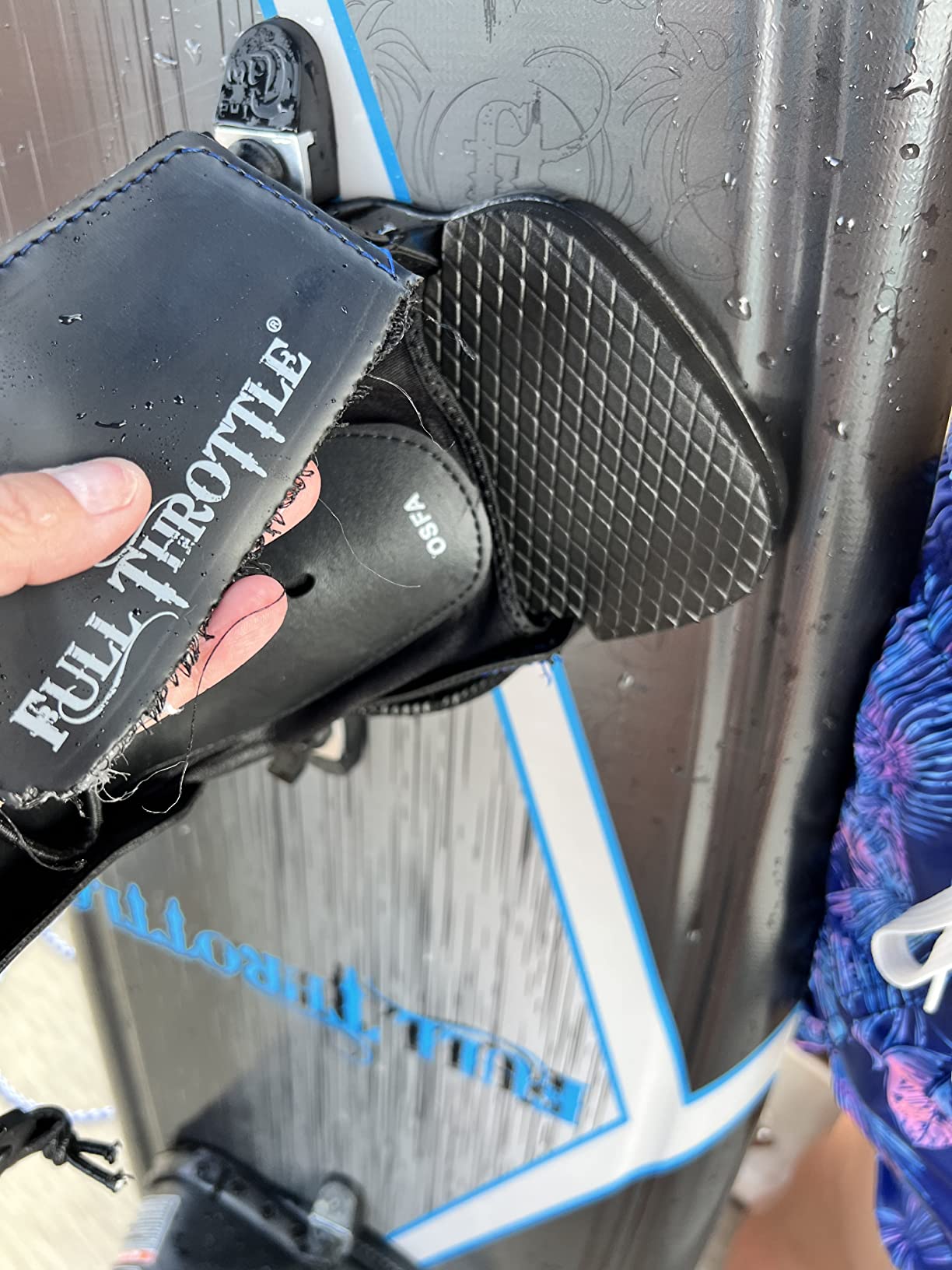Full Throttle Aqua Extreme Wakeboard Kit (Black/Blue, 55.1 x 21.6-Inch/ 140cm x 42cm) customer photo 2