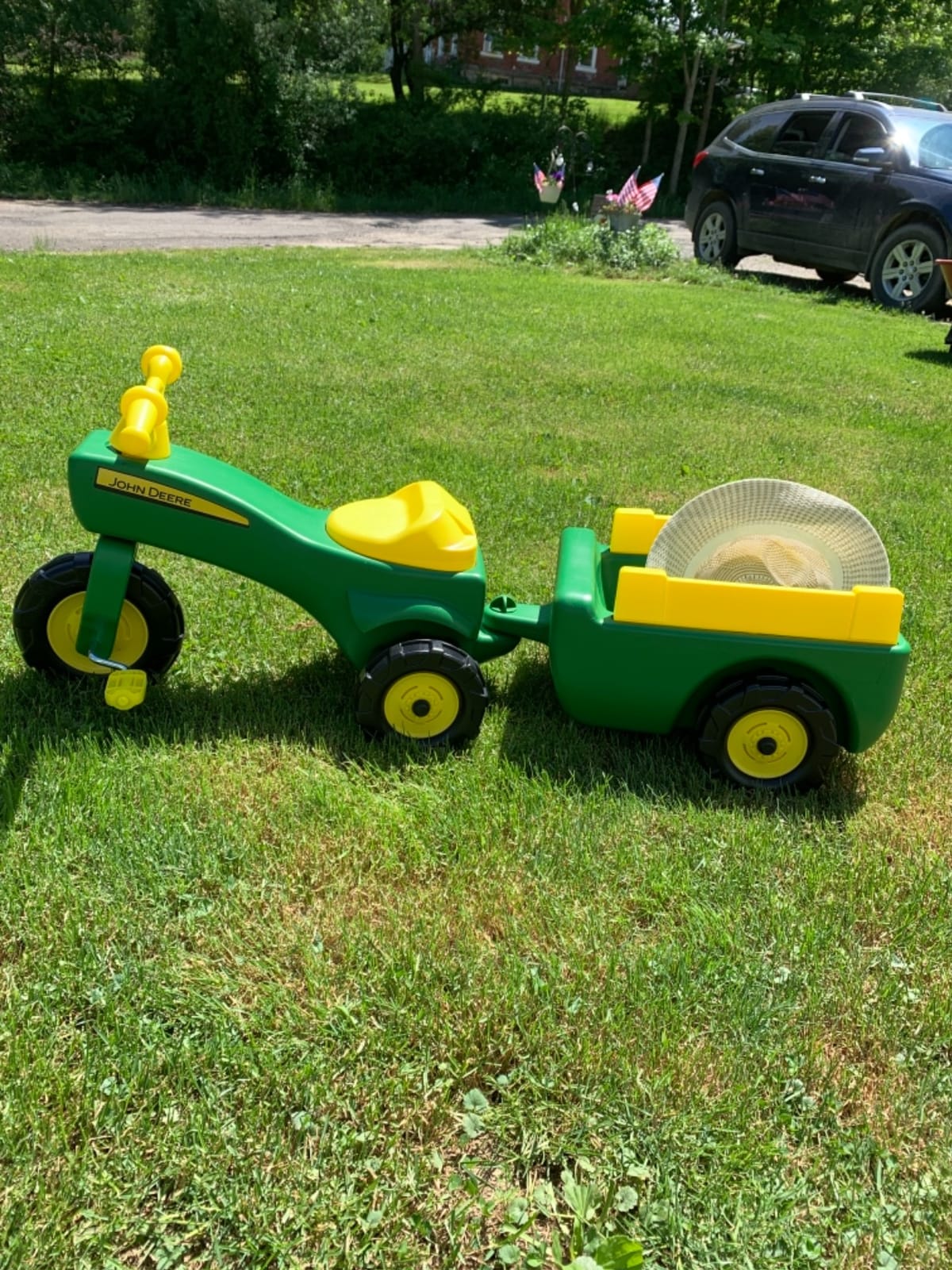 John Deere Ride On Toys Pedal Tractor with Wagon for Kids Aged 18 Months to 3 Years, Green/Yellow customer photo 2