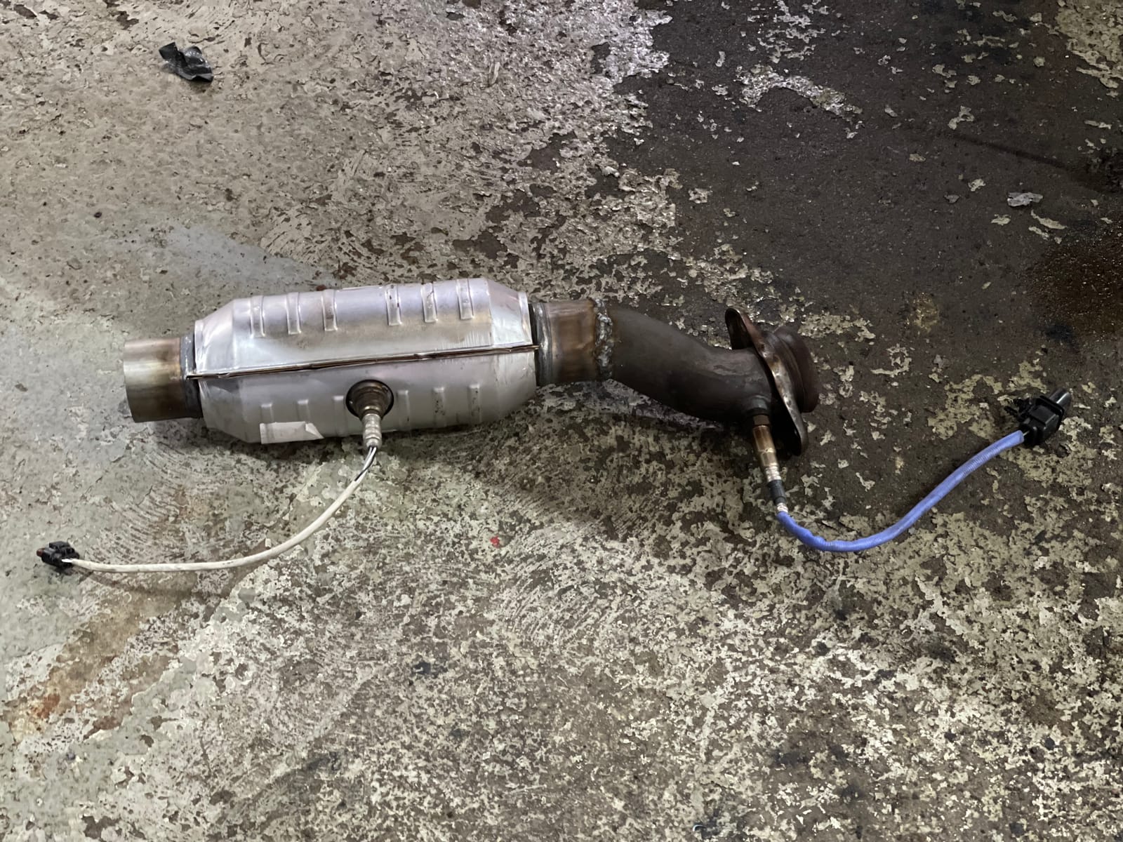 MagnaFlow Universal Catalytic Converter 51356 (Federal/EPA Compliant) customer photo 1