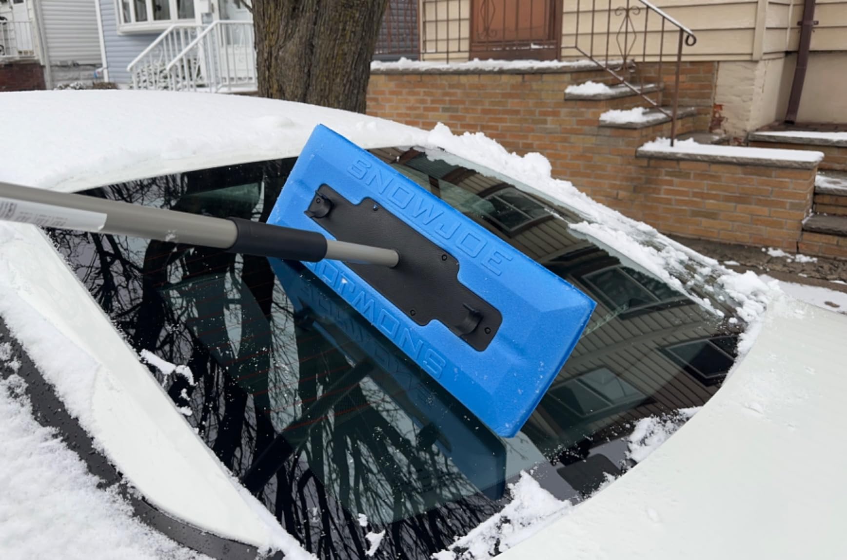 Snow Joe 18 Snow Broom & Ice Scraper for Cars with Foam Brush, SJBLZD customer photo 1
