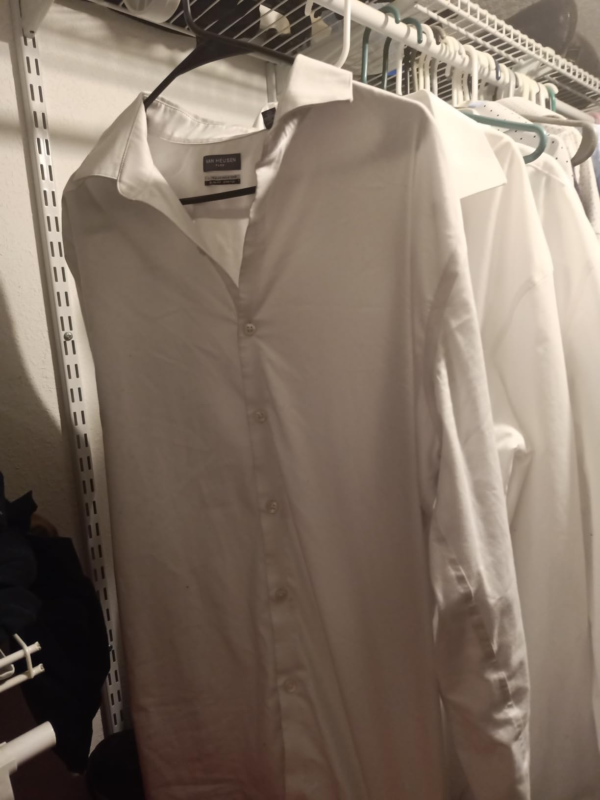 Van Heusen Mens Dress Shirt Regular Fit Poplin Solid customer photo 2