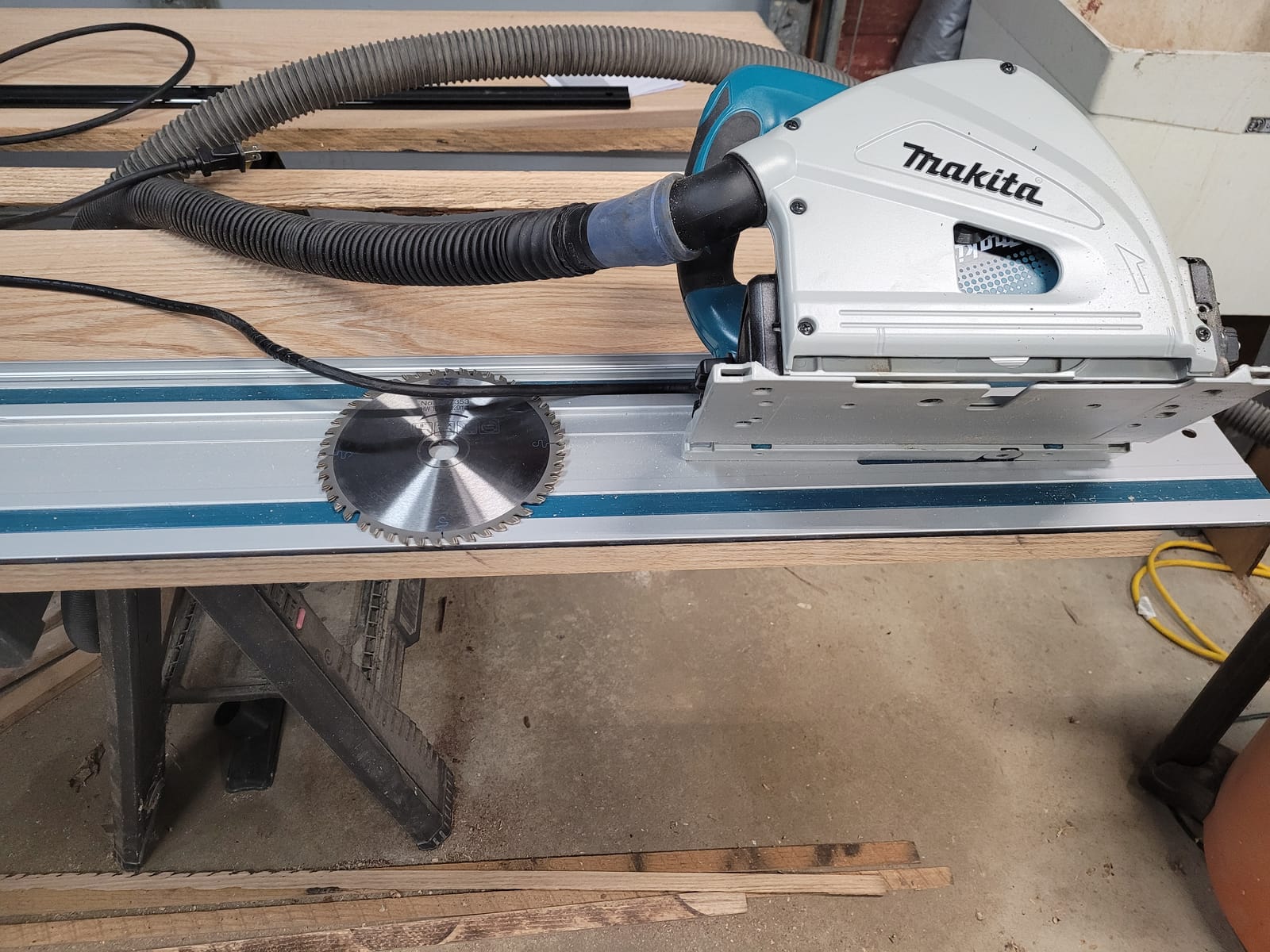 Makita SP6000J 6-1/2-Inch Plunge Circular Saw customer photo 1