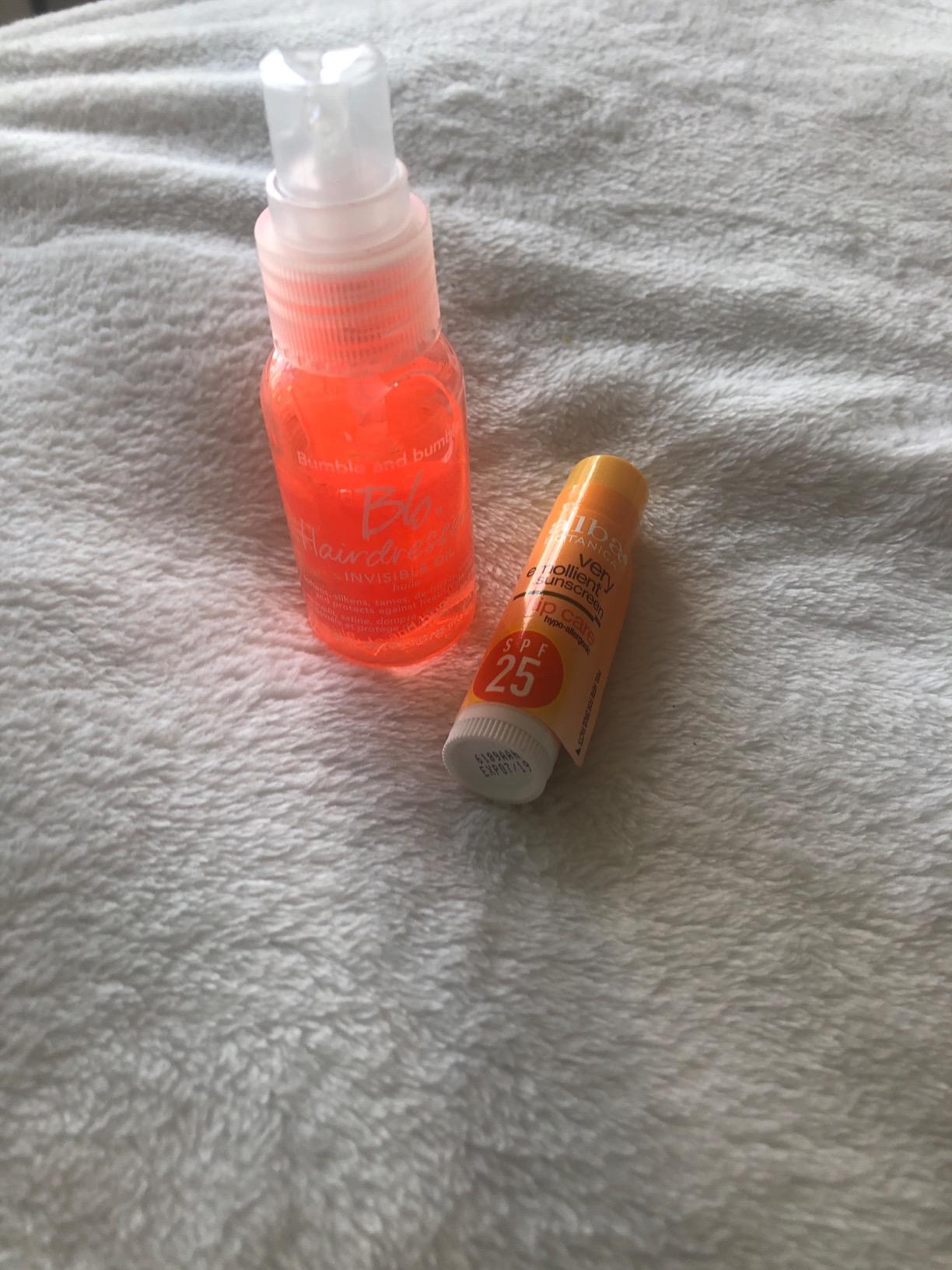 Bumble and bumble. Hairdresser's Invisible Oil Frizz-Reducing Hair Oil | Heat Protection, Frizz Control + Shine | Curly, Wavy, Straight | With Grapeseed, Coconut + Argan Oils customer photo 1