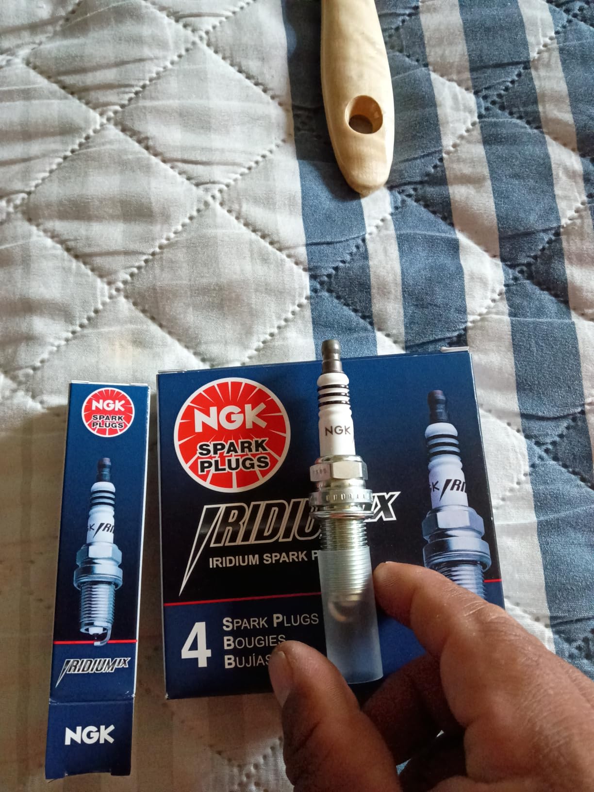 NGK 6619 Iridium Spark Plugs LFR6AIX-11-6 Pack customer photo 1