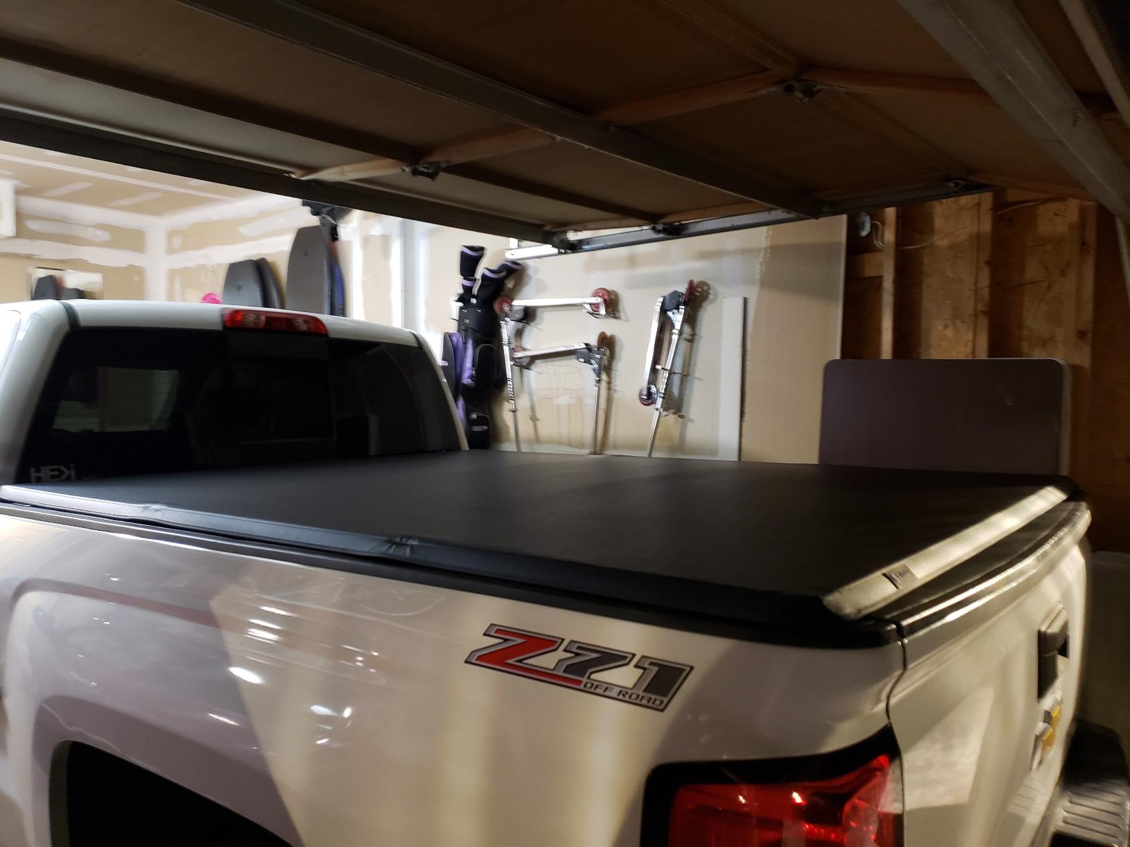 Tyger Auto T3 Soft Tri-Fold Truck Bed Tonneau Cover Compatible with 2014-2018 Chevy Silverado / GMC Sierra 1500; 2015-2019 2500HD 3500HD; 2019 LD/Limited Only | Fleetside 6'6