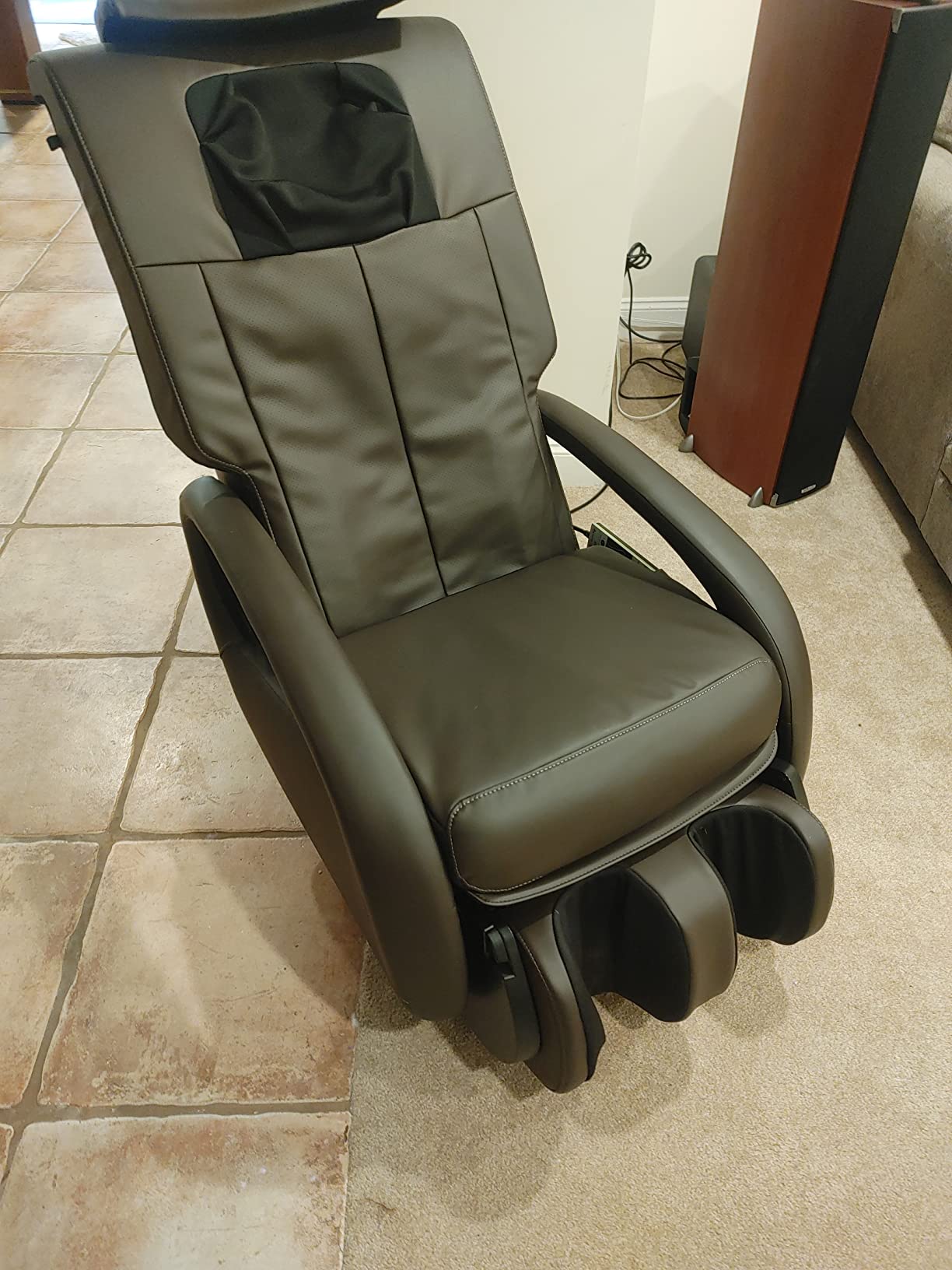 Human Touch WholeBody 7.1 Massage Chair - Deep Back & Neck Massage, Heat customer photo 2