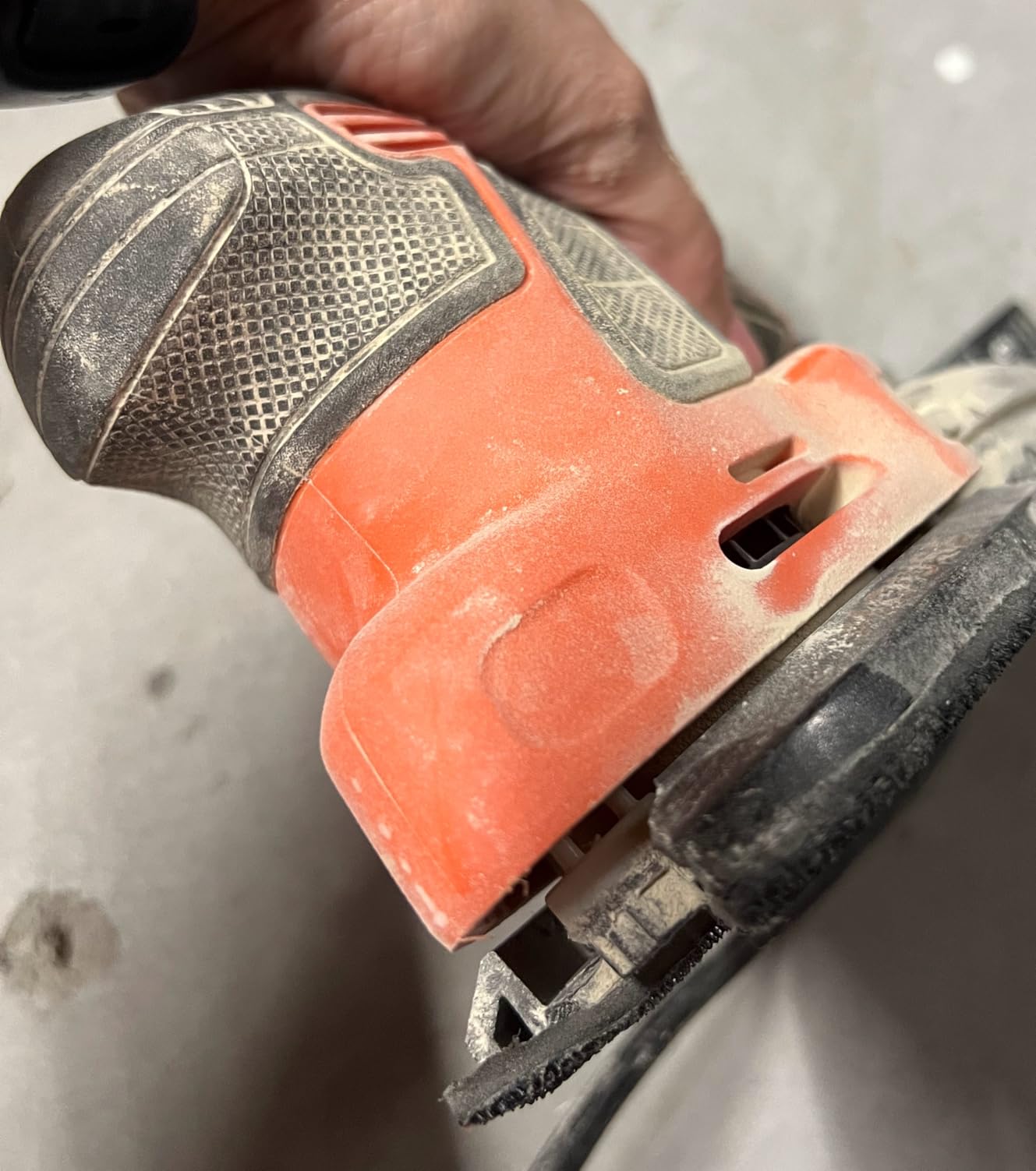 BLACK+DECKER Detail Sander, 1.2 Amp, 16,000 OPM, Compact Design, 3-Position Grip for Comfort, Includes Dust Collector, Corded (BDEMS600) customer photo 2