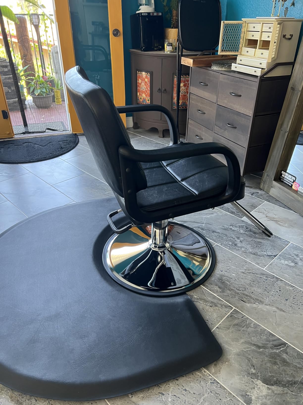 Salon Chair Hair Styling Chair with Swivel Hydraulic Pump for Barber Salon Equipment (Black) customer photo 2