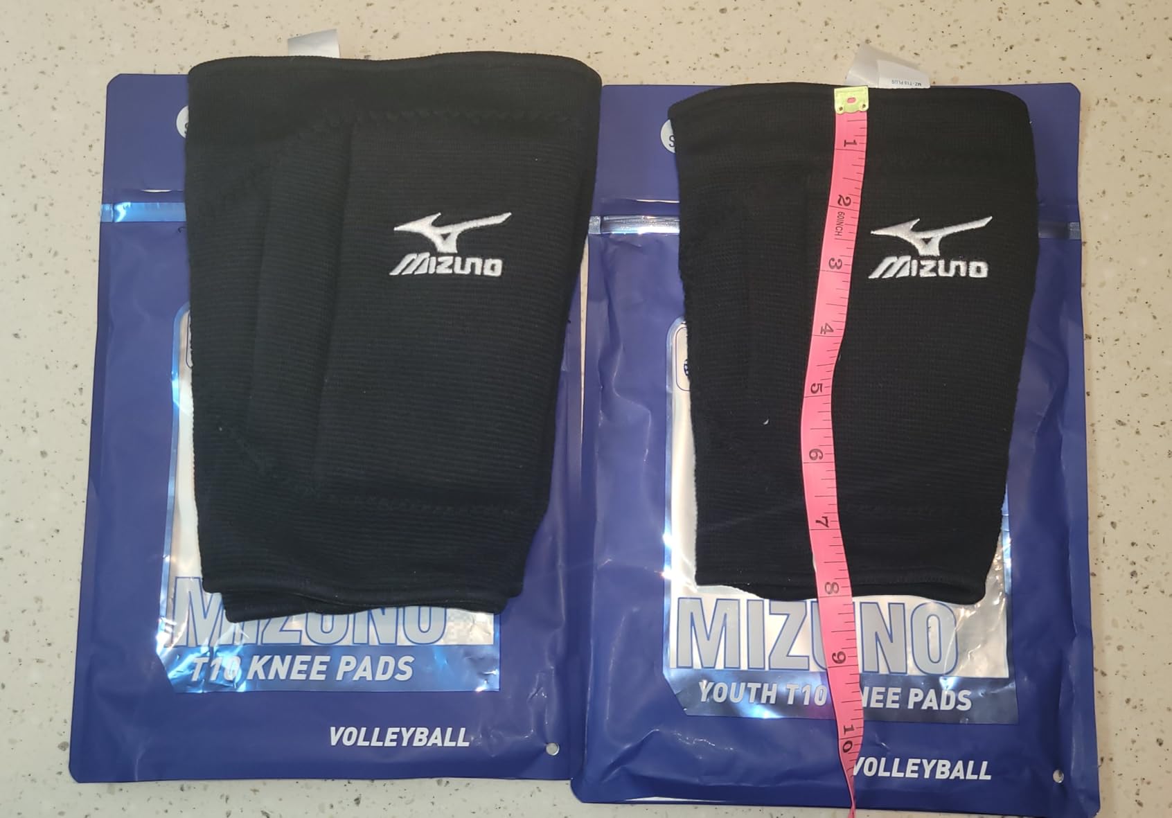 Mizuno T10 Plus Kneepad, ADULT Volleyball Kneepad, Black, One Size customer photo 1