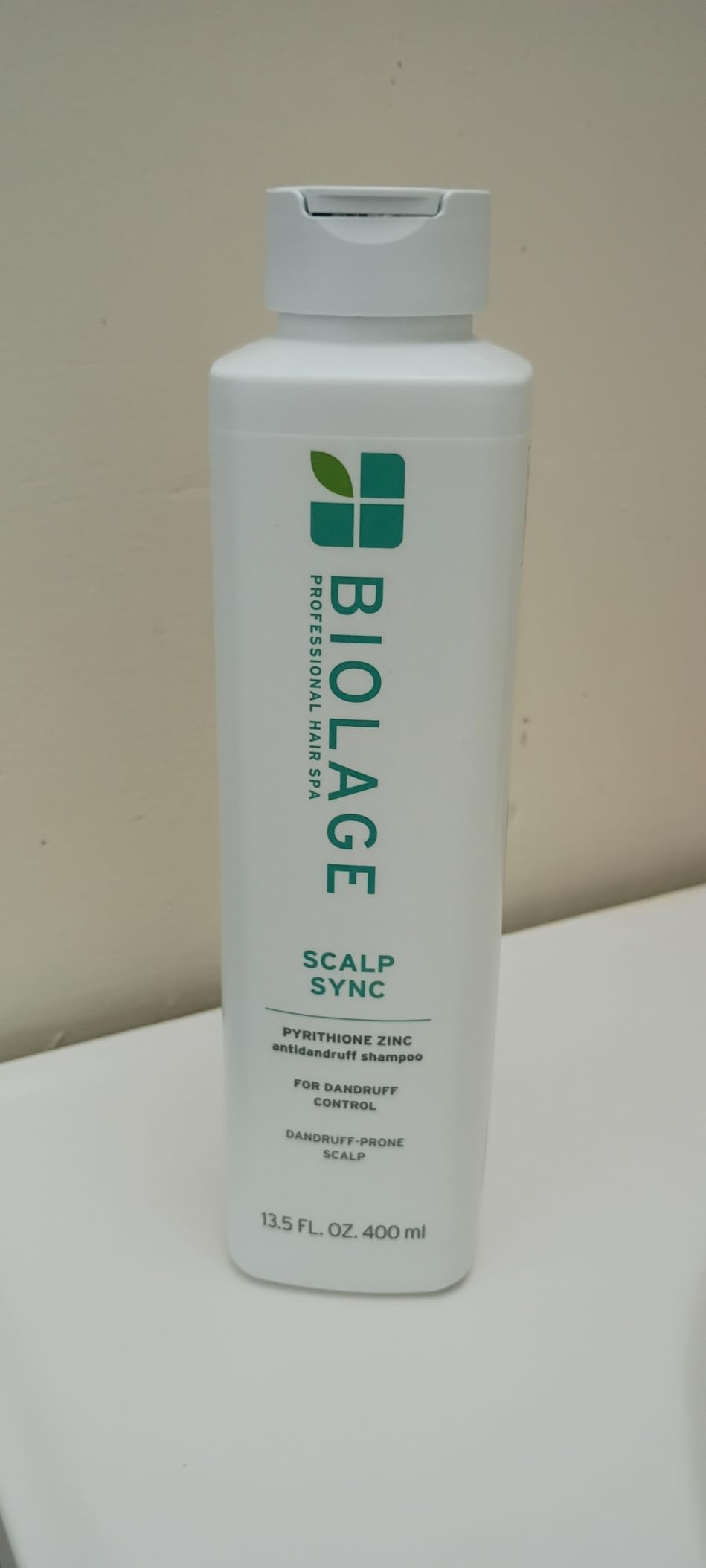 Biolage Scalp Sync Anti-Dandruff Shampoo - Controls Dandruff & Deeply Cleanses, With Zinc Pyrithione, Vegan & Cruelty-Free customer photo 2