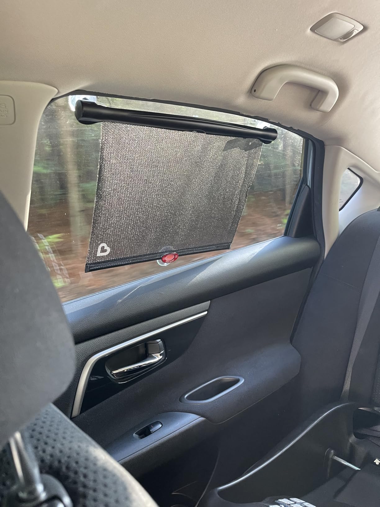 Munchkin Brica Sun Safety Car Window Shade with Heat Alert, Helps Block UVA/UVB Rays, 2 Pack, Black customer photo 1