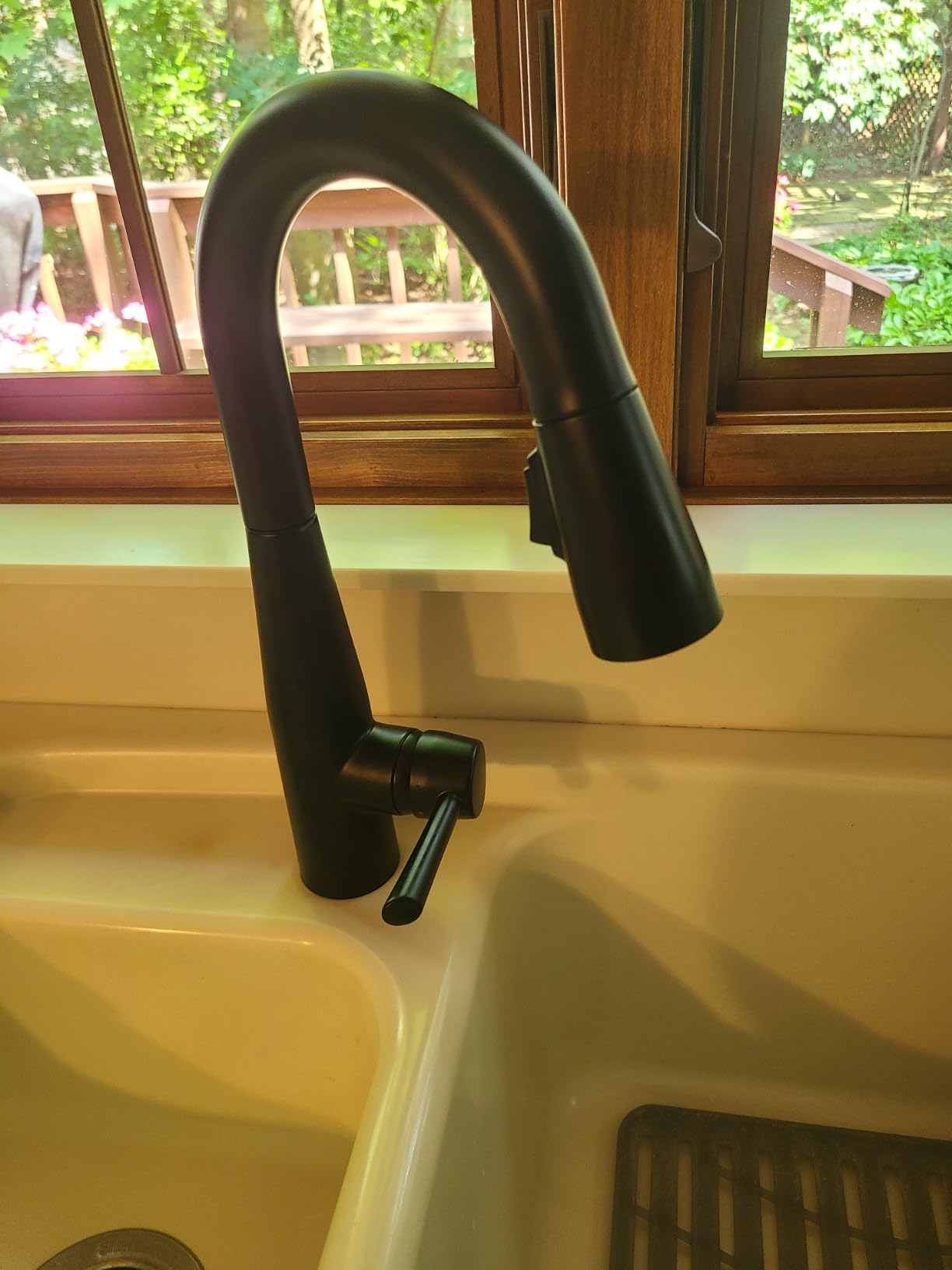 Delta Essa Chrome Bar Sink Faucet with Pull Down Sprayer, Modern Single Hole Prep Sink Faucet, Single Handle, Chrome 9913-DST customer photo 1