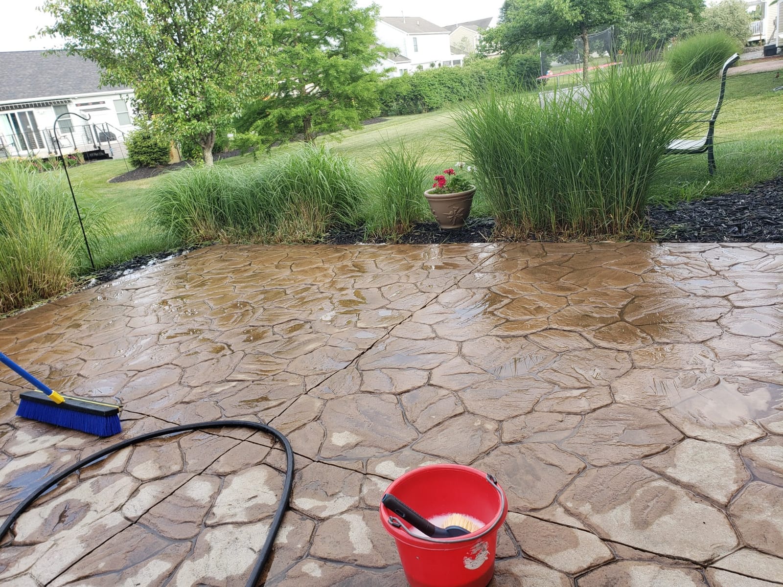 Armor AR500 High Gloss Wet Look Concrete Sealer 5 Gallon - Professional Grade Color Enhancing Solvent Based Acrylic Sealer for Exterior Concrete and Pavers - 700 VOC customer photo 1