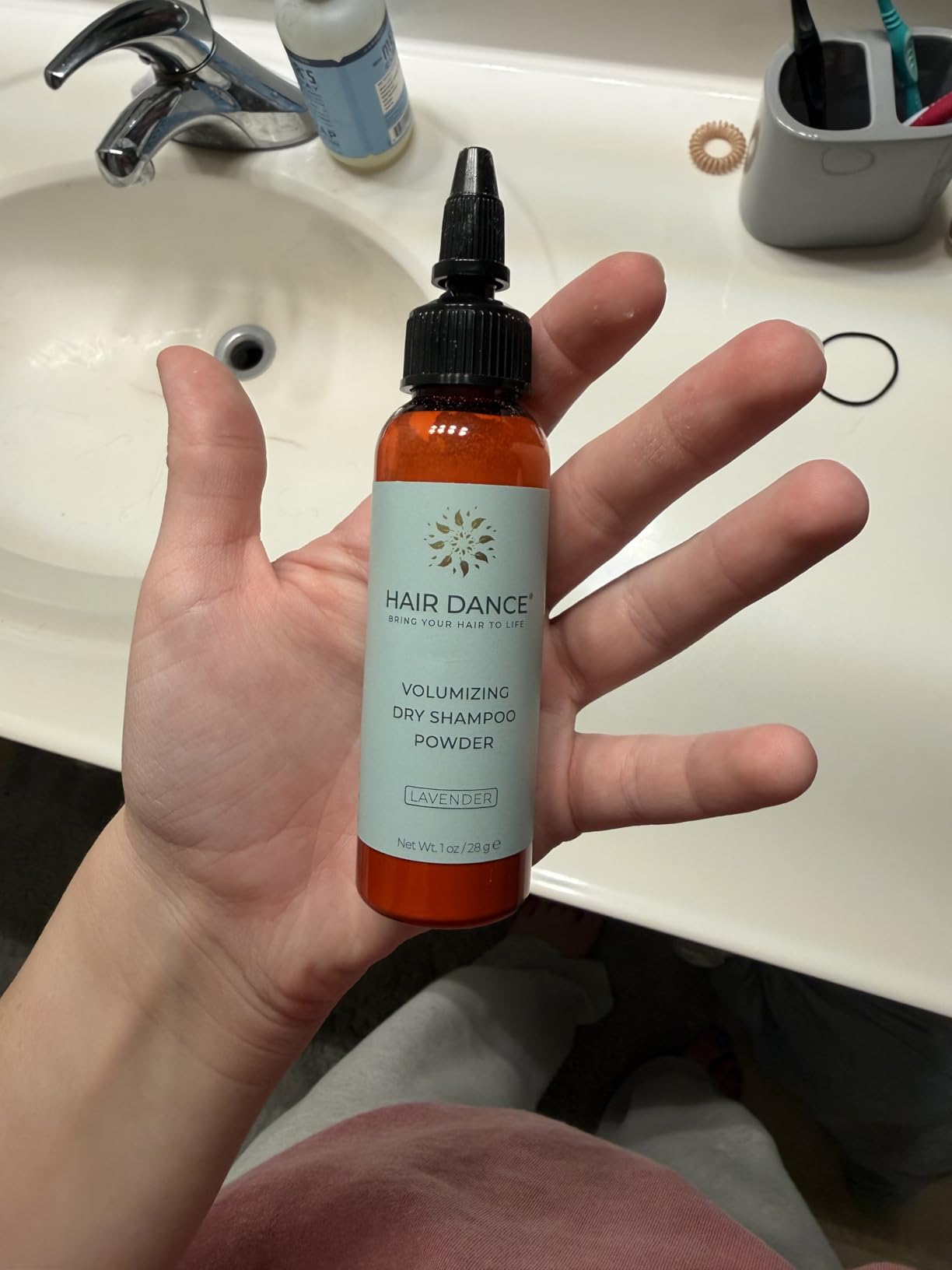 Dry Shampoo Volume Powder | Natural & Organic Ingredients | Non-Aerosol | Made in USA | Talc & Corn Free | For Blonde and Dark Hair | Lavender Oil Scented | 1 Ounce customer photo 2