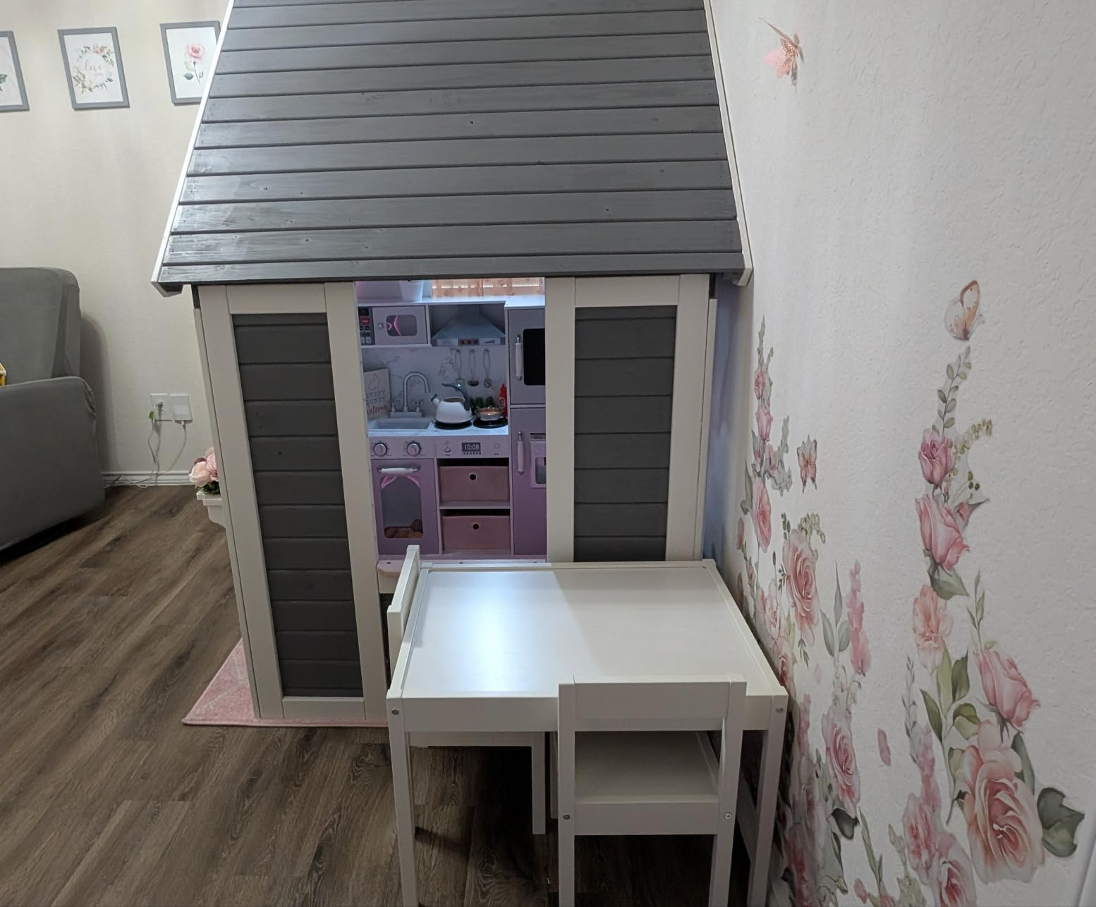 Backyard Discovery Aspen Cedar Wooden Kids Playhouse Cottage with Play Kitchen, Snack Bar, Picnic Bench, Dinner Bell, Mailbox, Dutch Door, Flowerpot Holders, Toy Lights, Country Style for Outdoor Play customer photo 2
