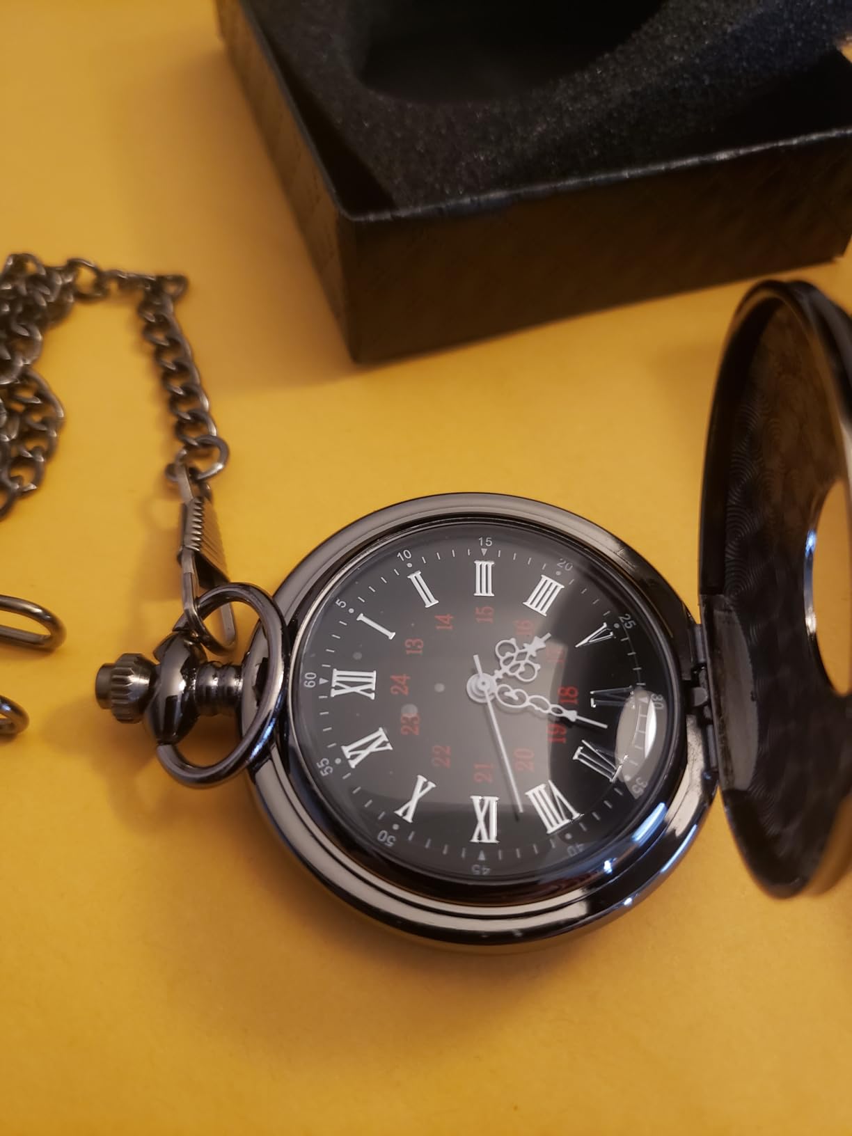 MJSCPHBJK Vintage Pocket Watch for Men Roman Numerals Scale Quartz Pocket Watches with Chain for Xmas Fathers Day Gift customer photo 1