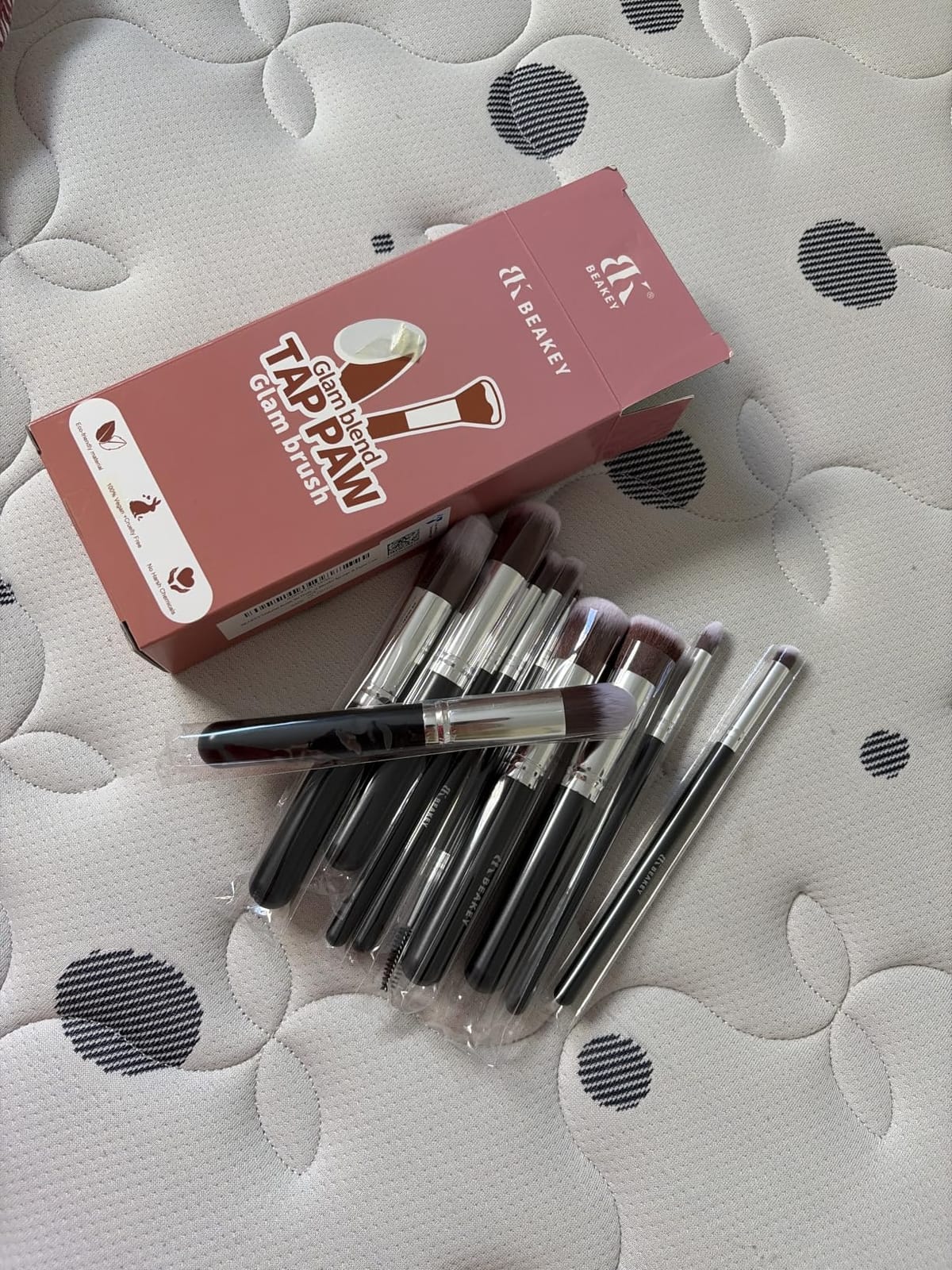 BEAKEY Makeup Brushes set with 2 Blending Sponges,10 Brush Face and Eye Set customer photo 1