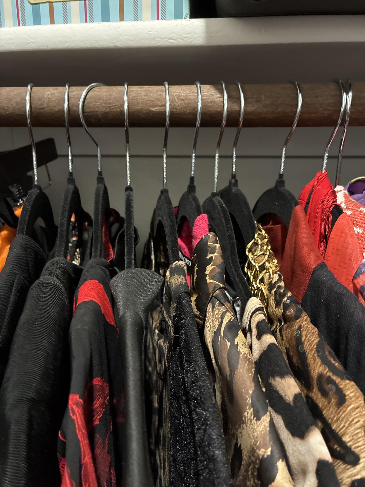 Utopia Home Velvet Hangers, Black, 50 Pack customer photo 2