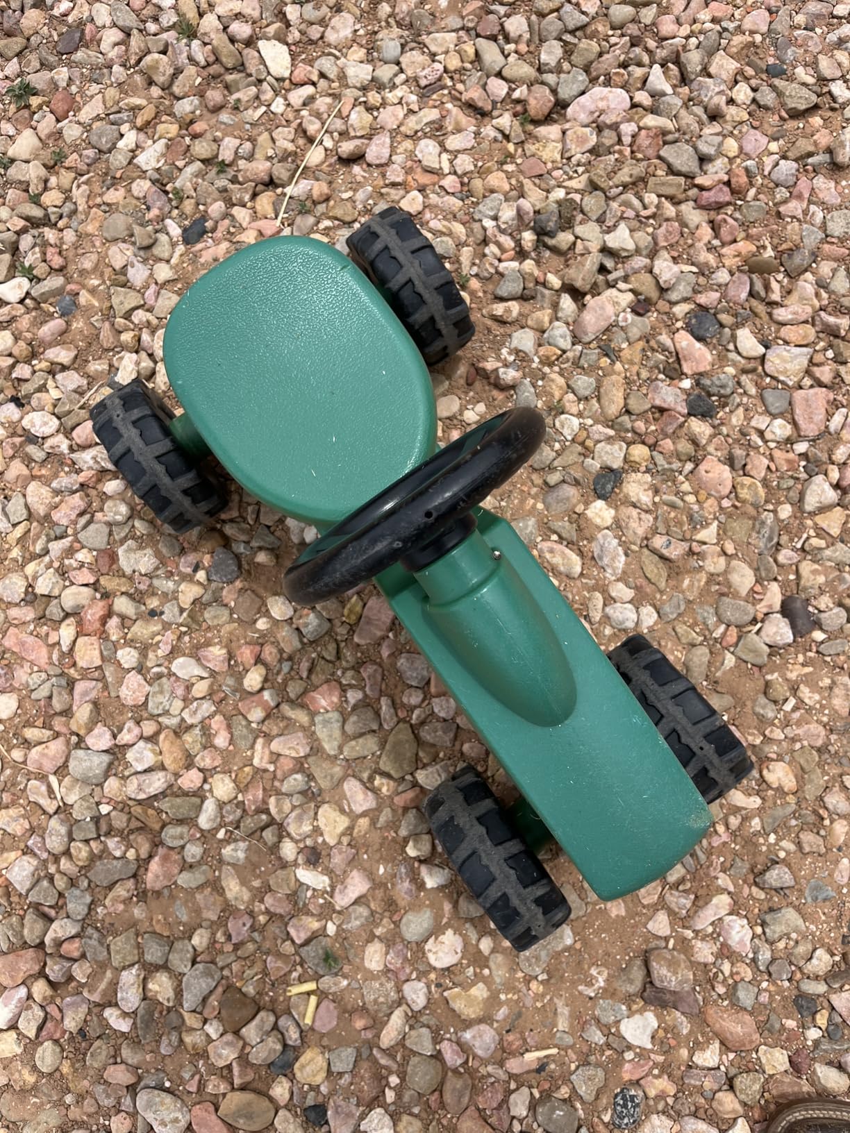 John Deere Ride On Toys Sit 'N Scoot Activity Tractor for Kids Ages 18 Months and Up, Green customer photo 2