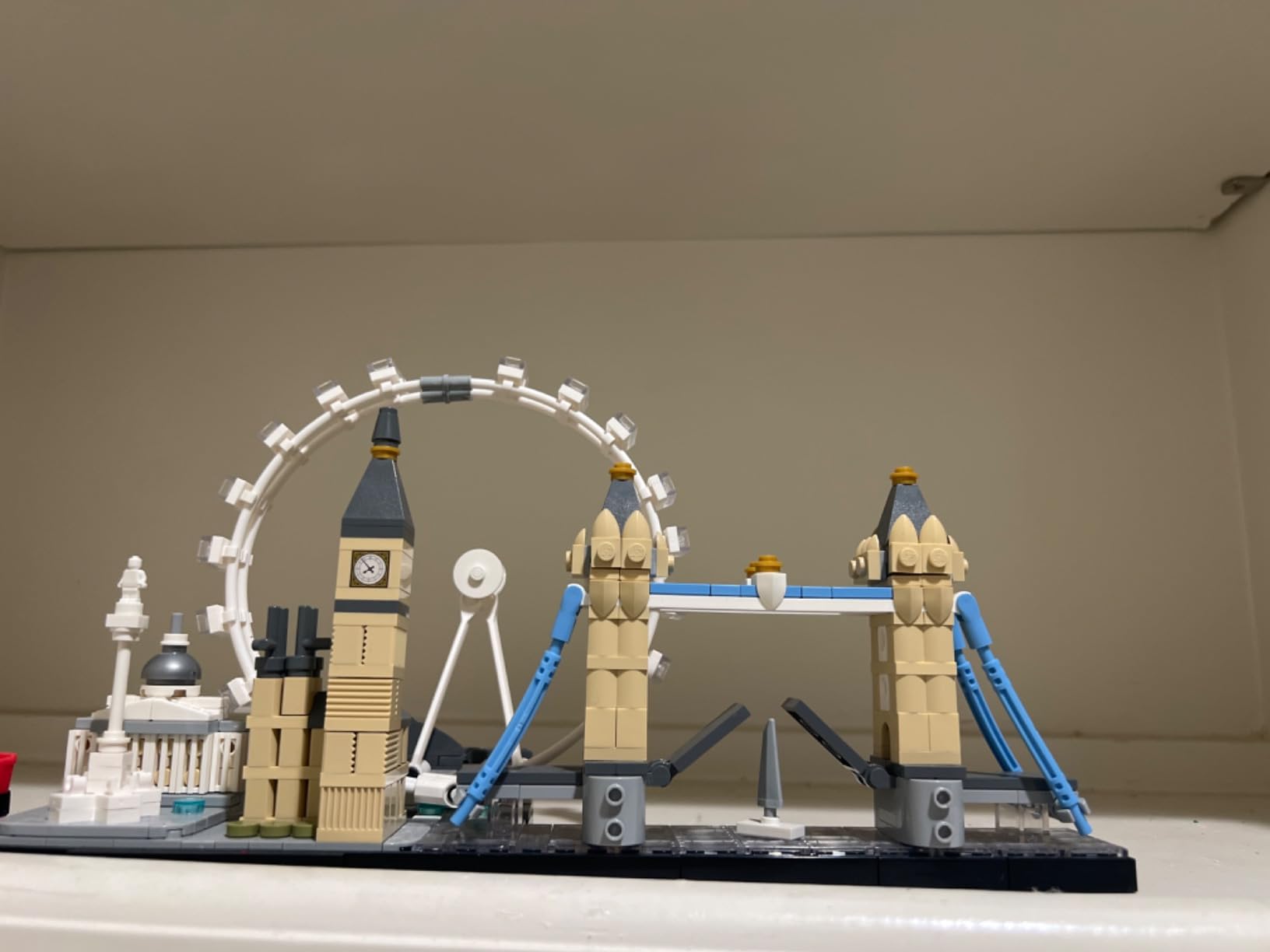 LEGO Architecture London Skyline Collection 21034 Building Set Model Kit and Gift for Kids and Adults (468 pieces) customer photo 1