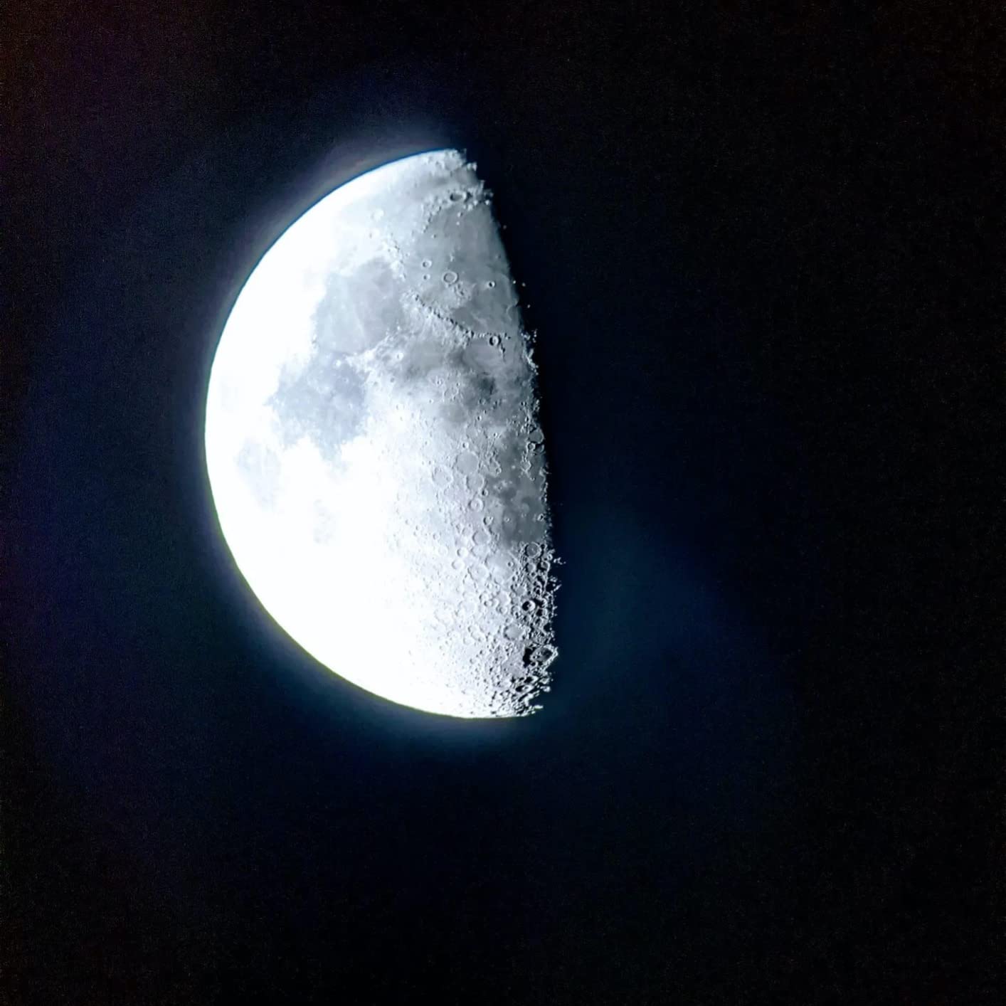 Celestron Astro Fi 102 Maksutov-Cassegrain WiFi Telescope for Beginners customer photo 1