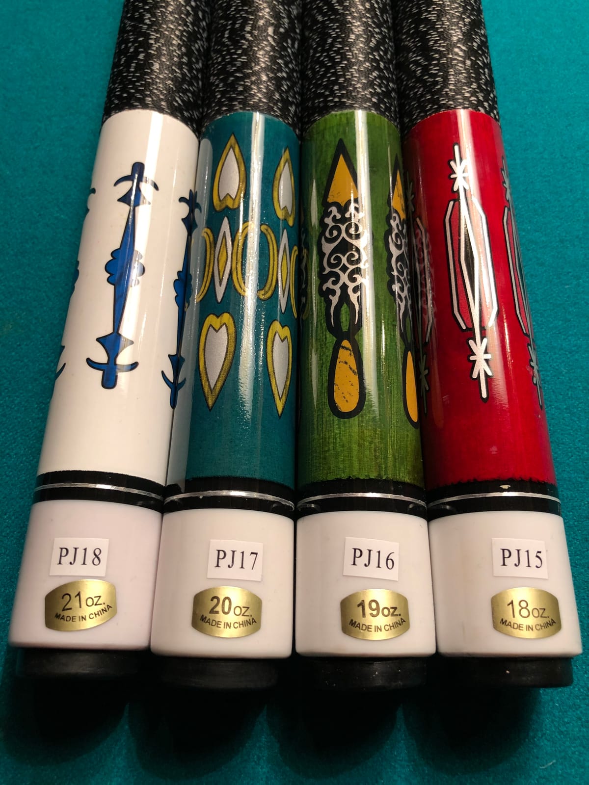 Set of 4 Pool Cues New 58