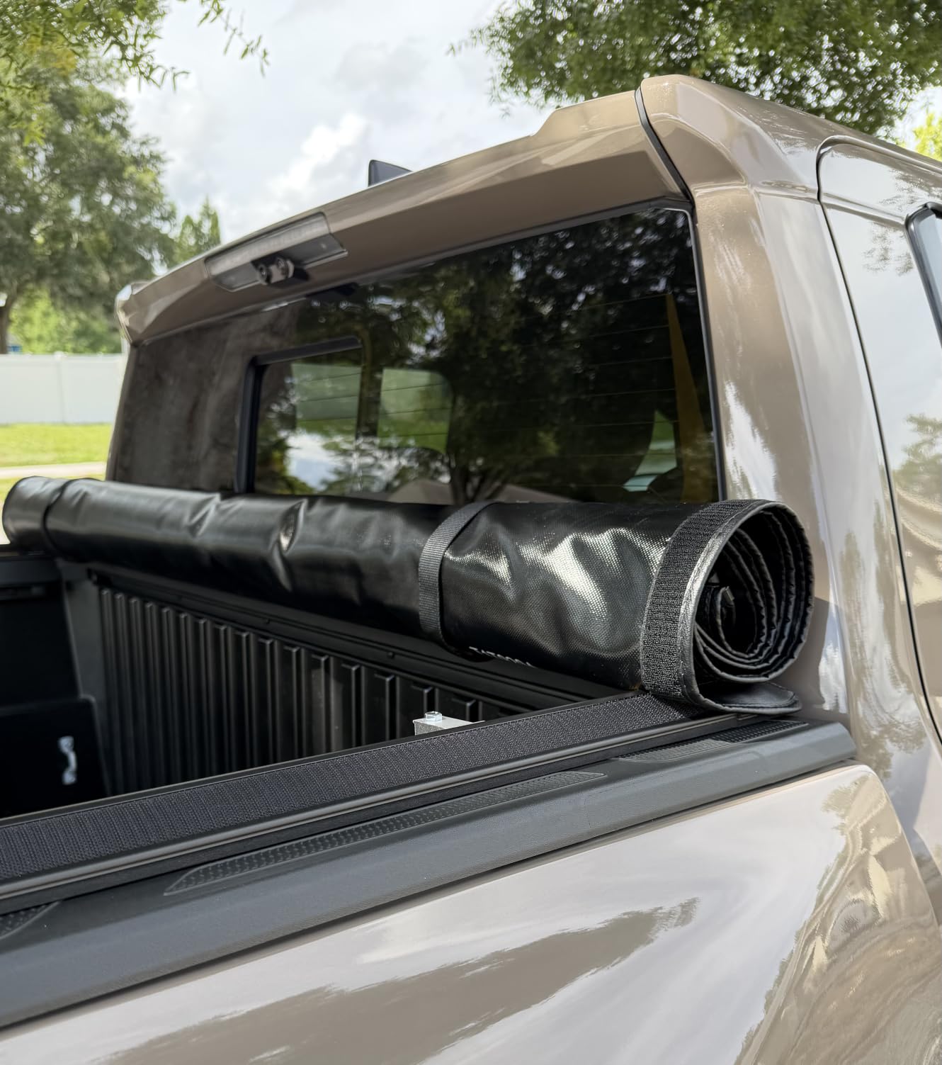 Tyger Auto T1 Soft Roll-up Truck Bed Tonneau Cover Compatible with 2016-2023 Toyota Tacoma | 5' (60