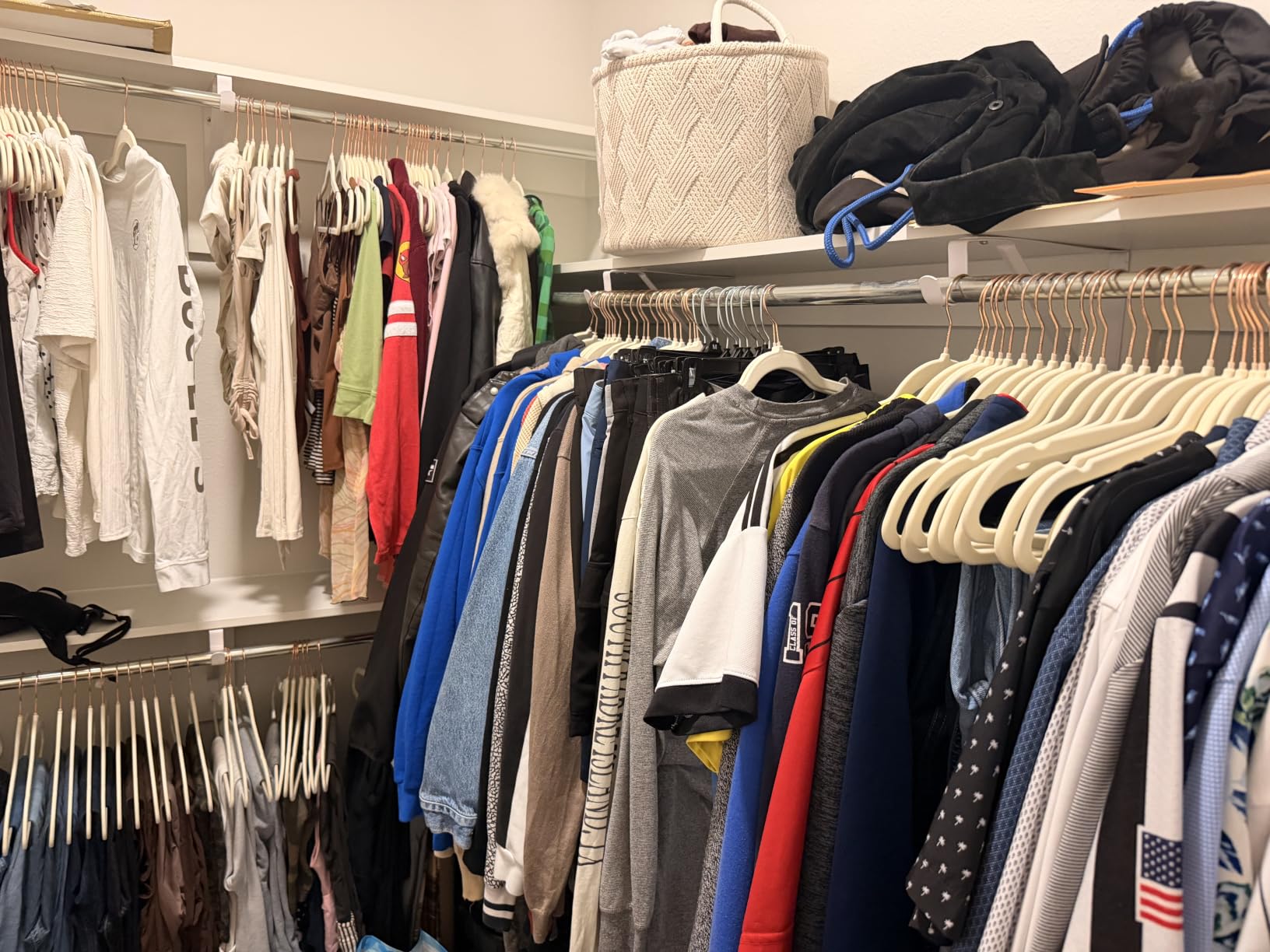 Amazon Basics Slim Velvet Non-Slip Space Saving Suit Clothes Hangers, Closet Organizer, Ivory/Beige, 30-Pack customer photo 2
