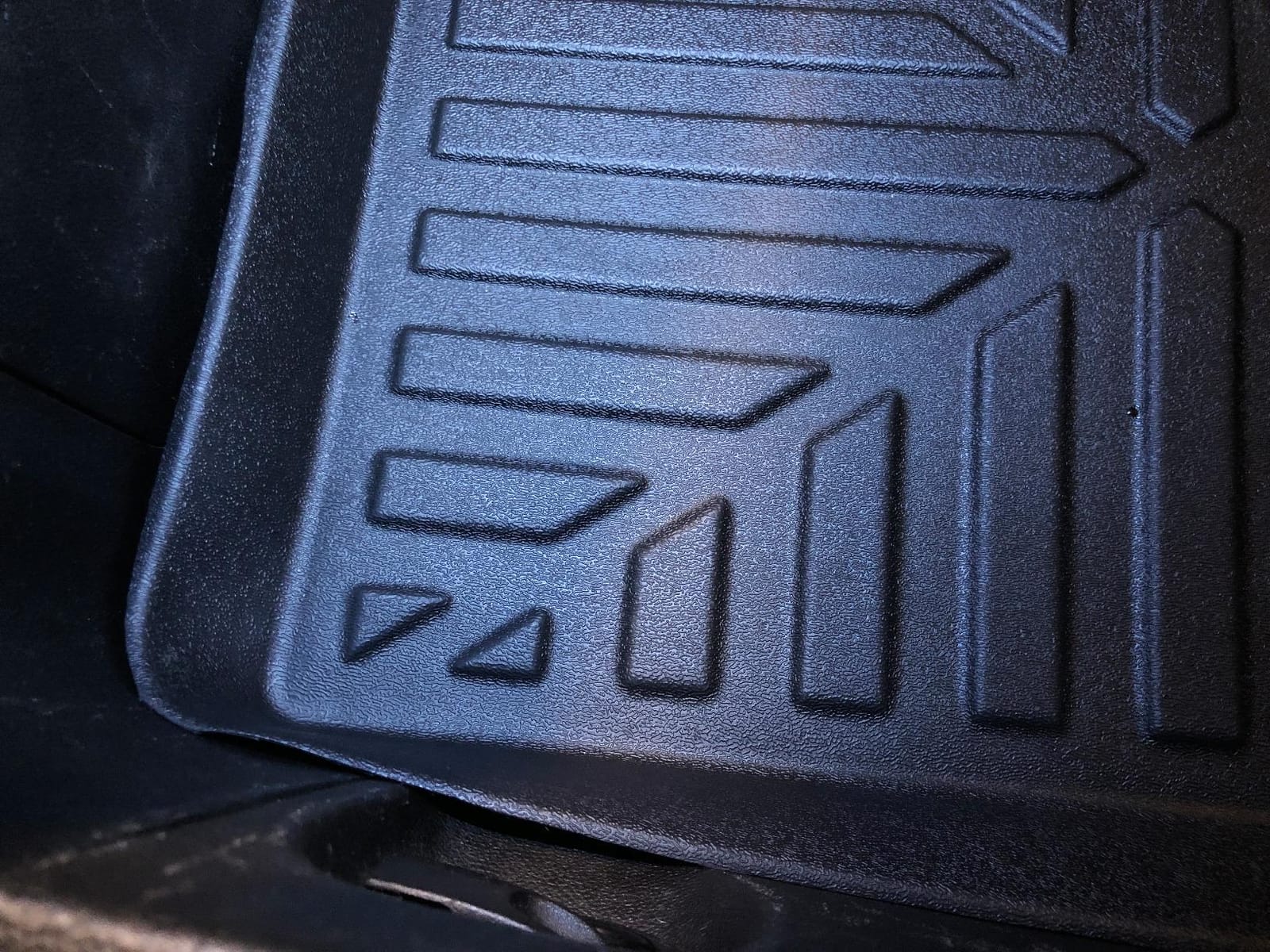 FH Group ClimaProof for all weather protection Premium Multi-Use Cargo Tray Liner Mat fits most Cars, SUVs, and Trucks, 32 x 24 inches Black customer photo 2