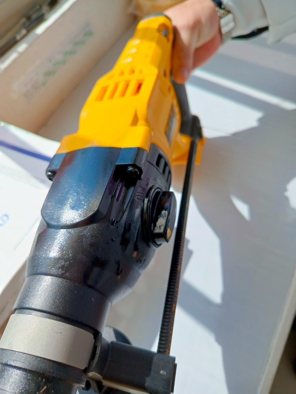 DEWALT 20V MAX SDS Plus 1 Inch Cordless Rotary Hammer with D-Handle, Bare Tool Only (DCH133B) customer photo 2